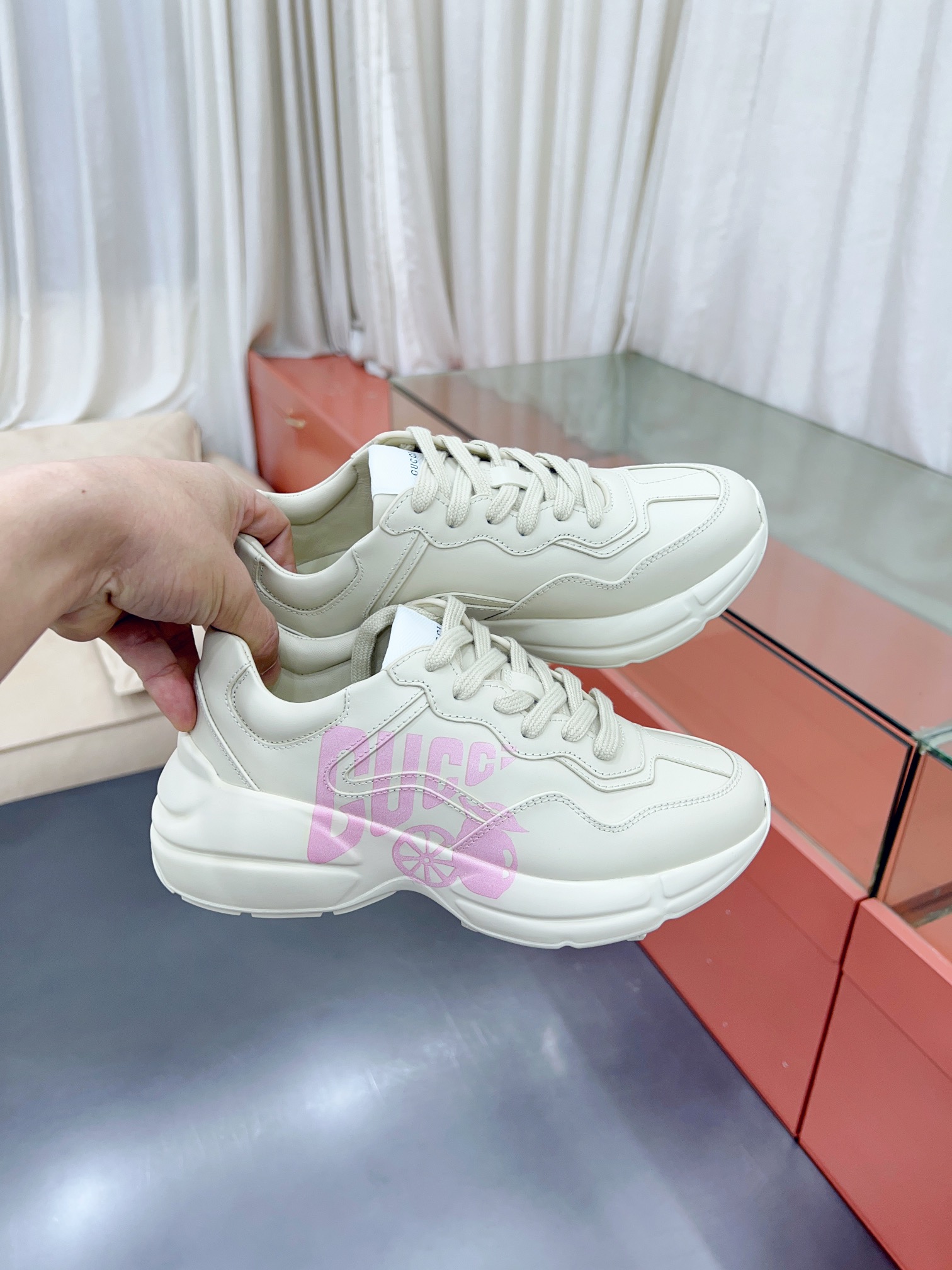 Gucci Sneakers-179