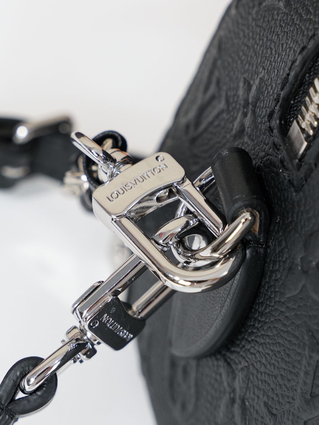 Louis Vuitton Hot New Product-196