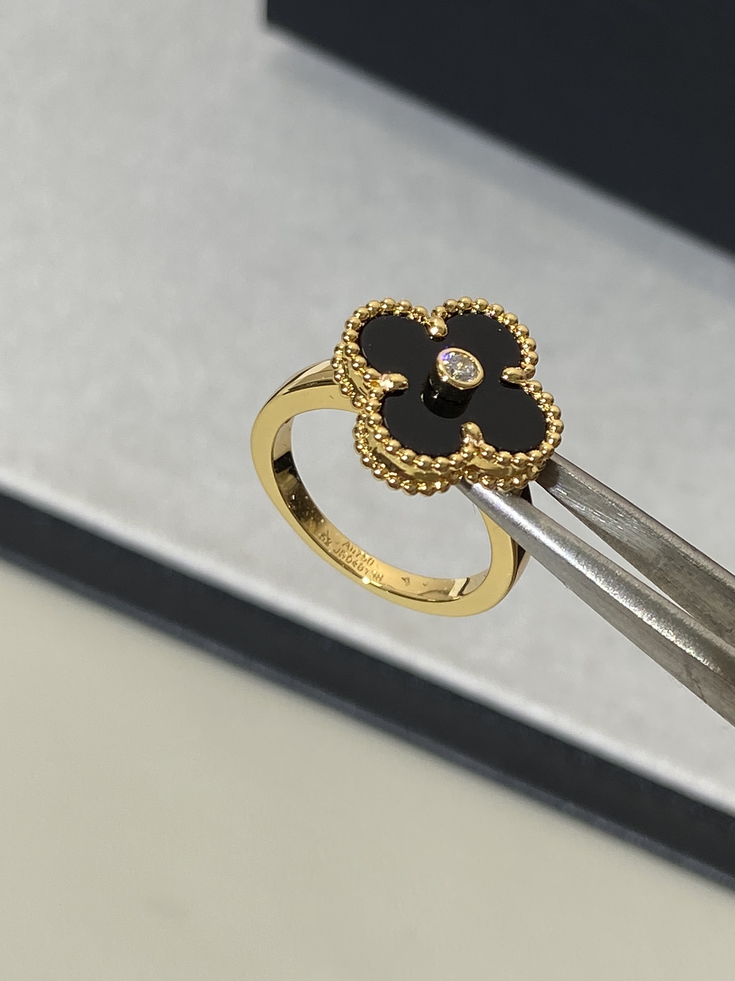 Van Cleef & Arpels ring-6