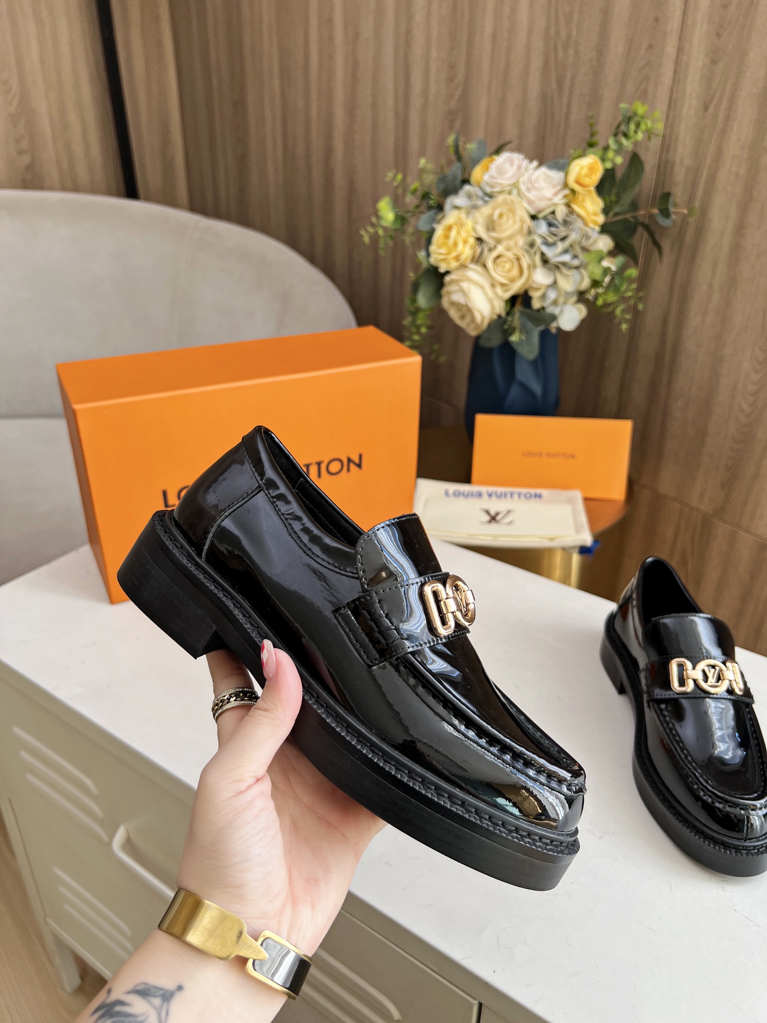 LV women's leather shoes-39
