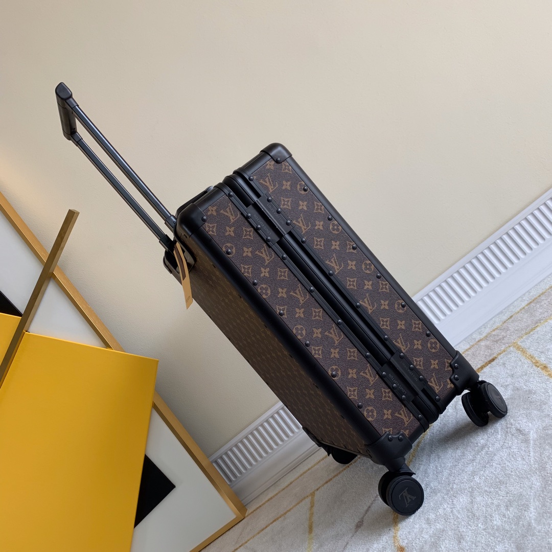 LV luggage-94