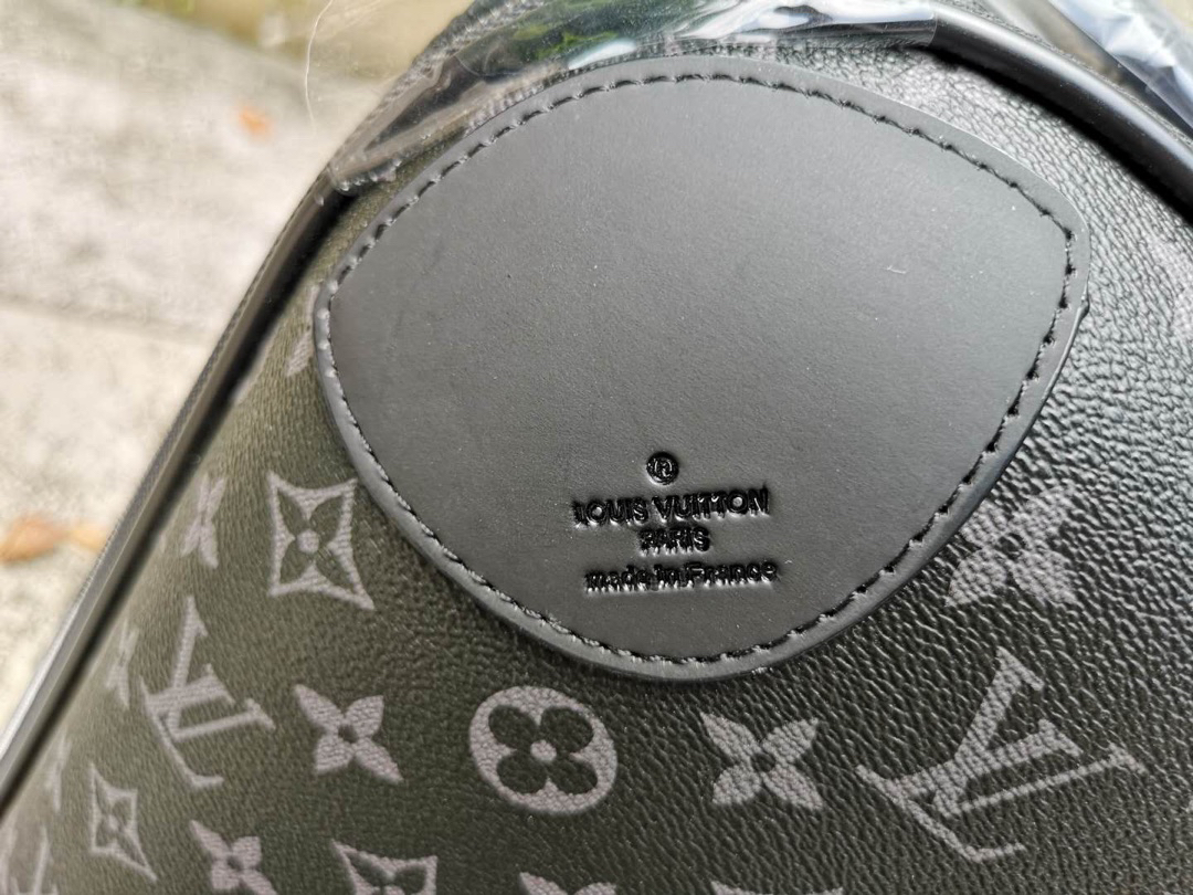 LV luggage-93