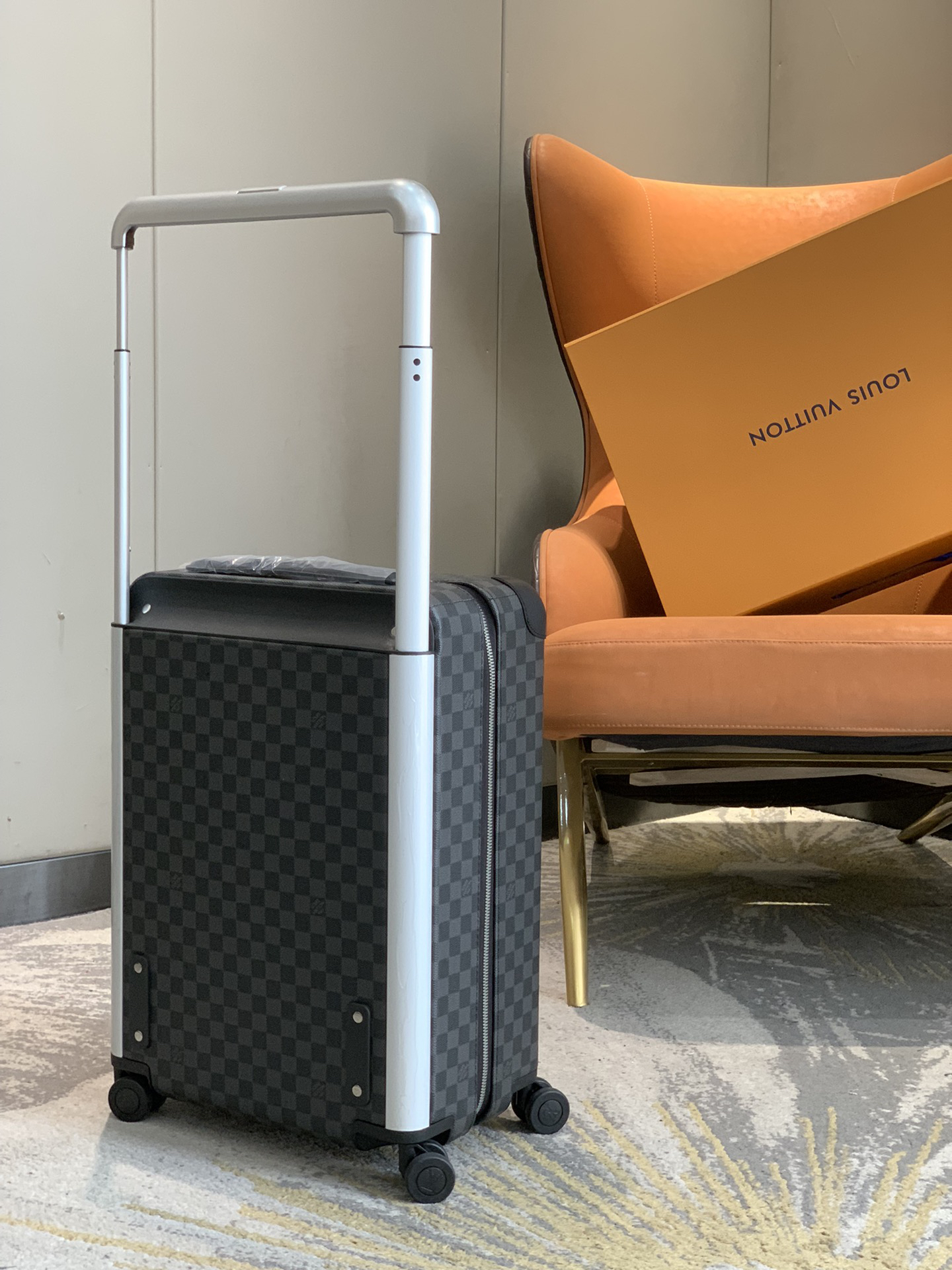 LV luggage-74