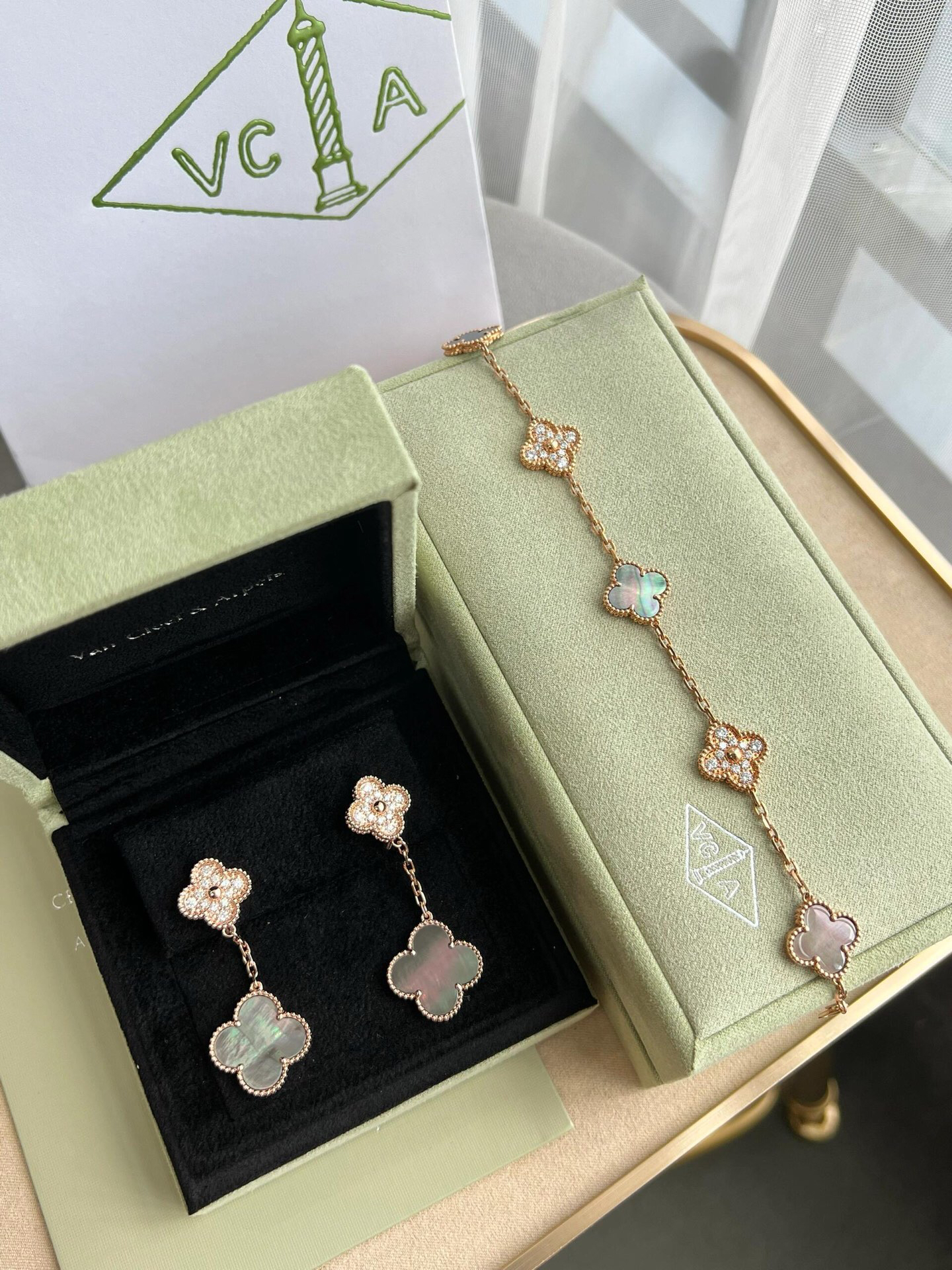Van Cleef & Arpels earring-94