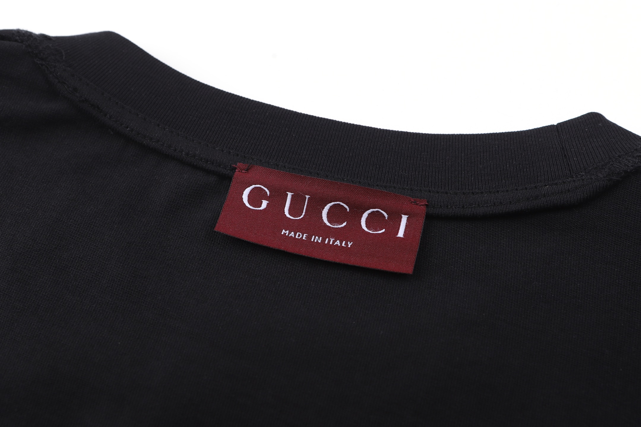 Gucci clothing-124