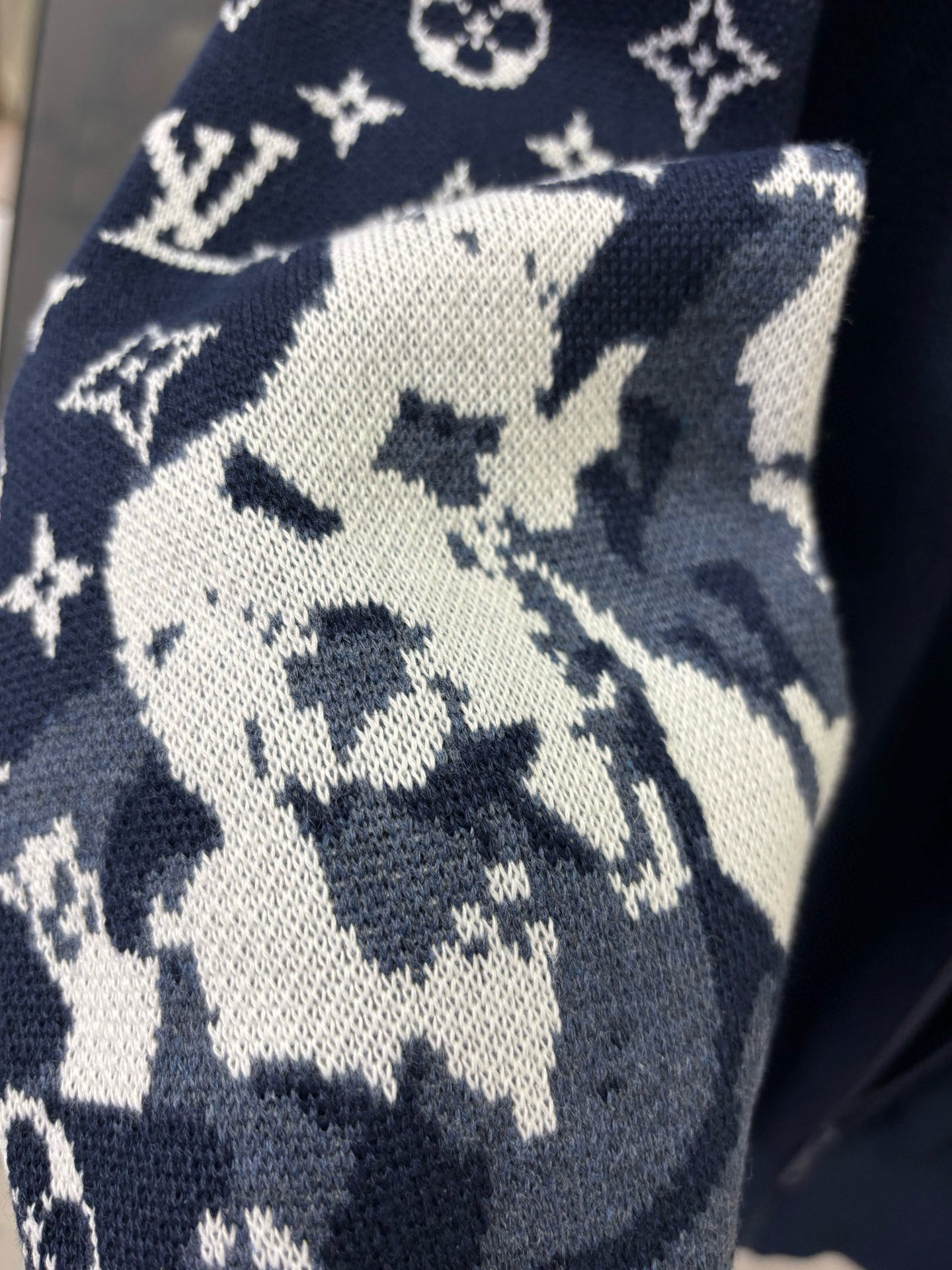 LV Clothing-300
