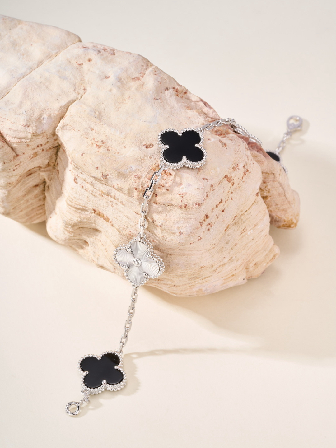 Van Cleef & Arpels Bracelet-20