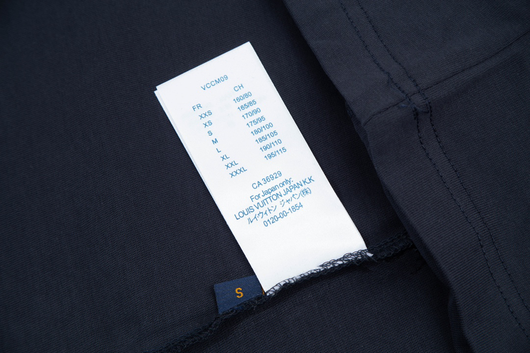 LV clothing-69