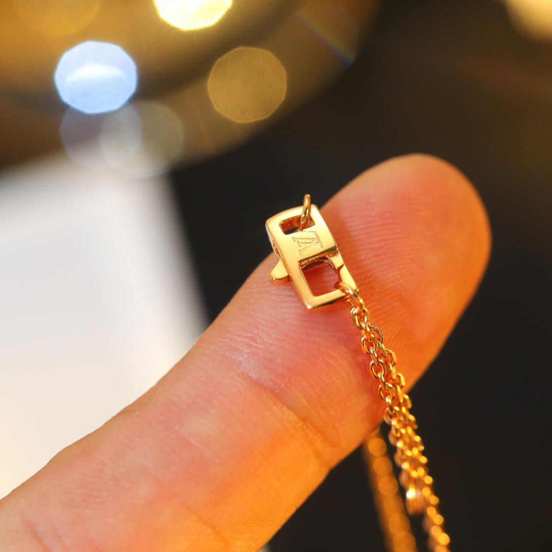LV necklace-48