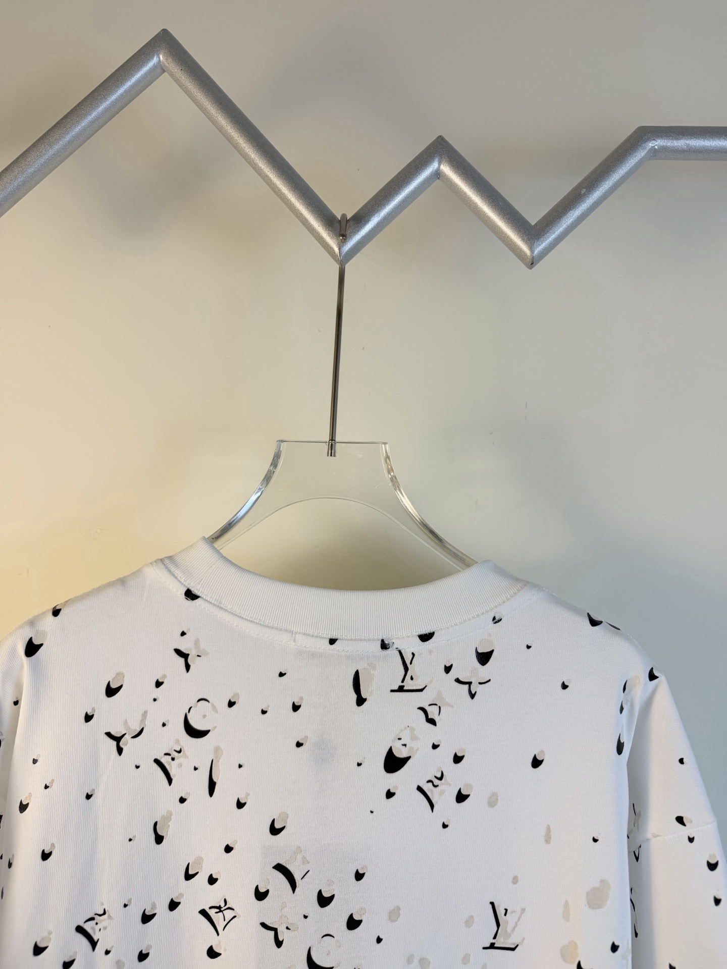 LV clothing-56