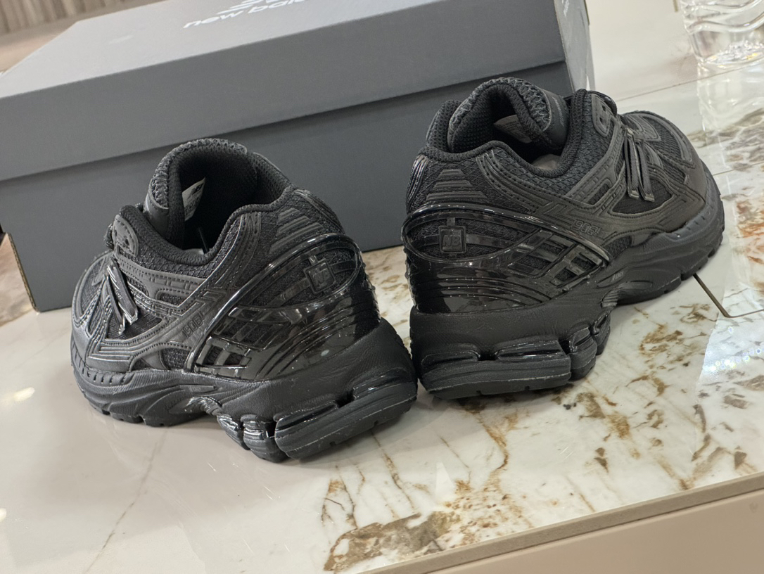 New Balance Sneakers-126