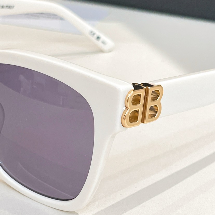 Balenciaga glasses-10