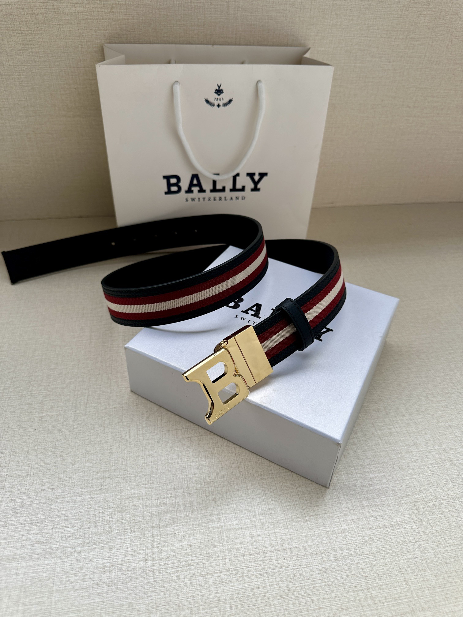 Burberry belt-77