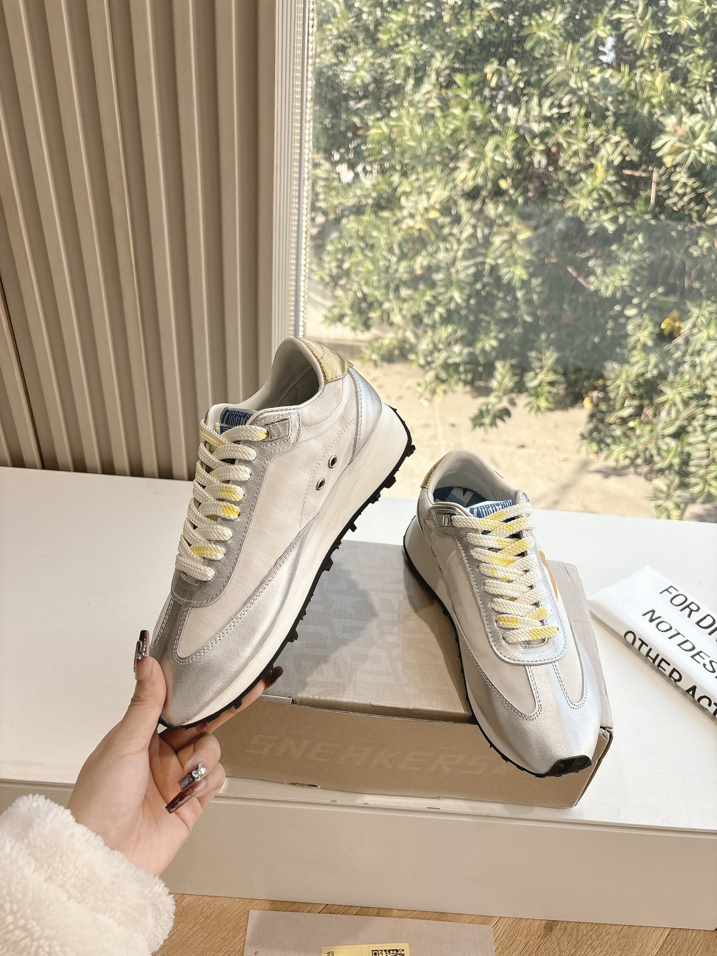 Golden Goose Sneakers-22