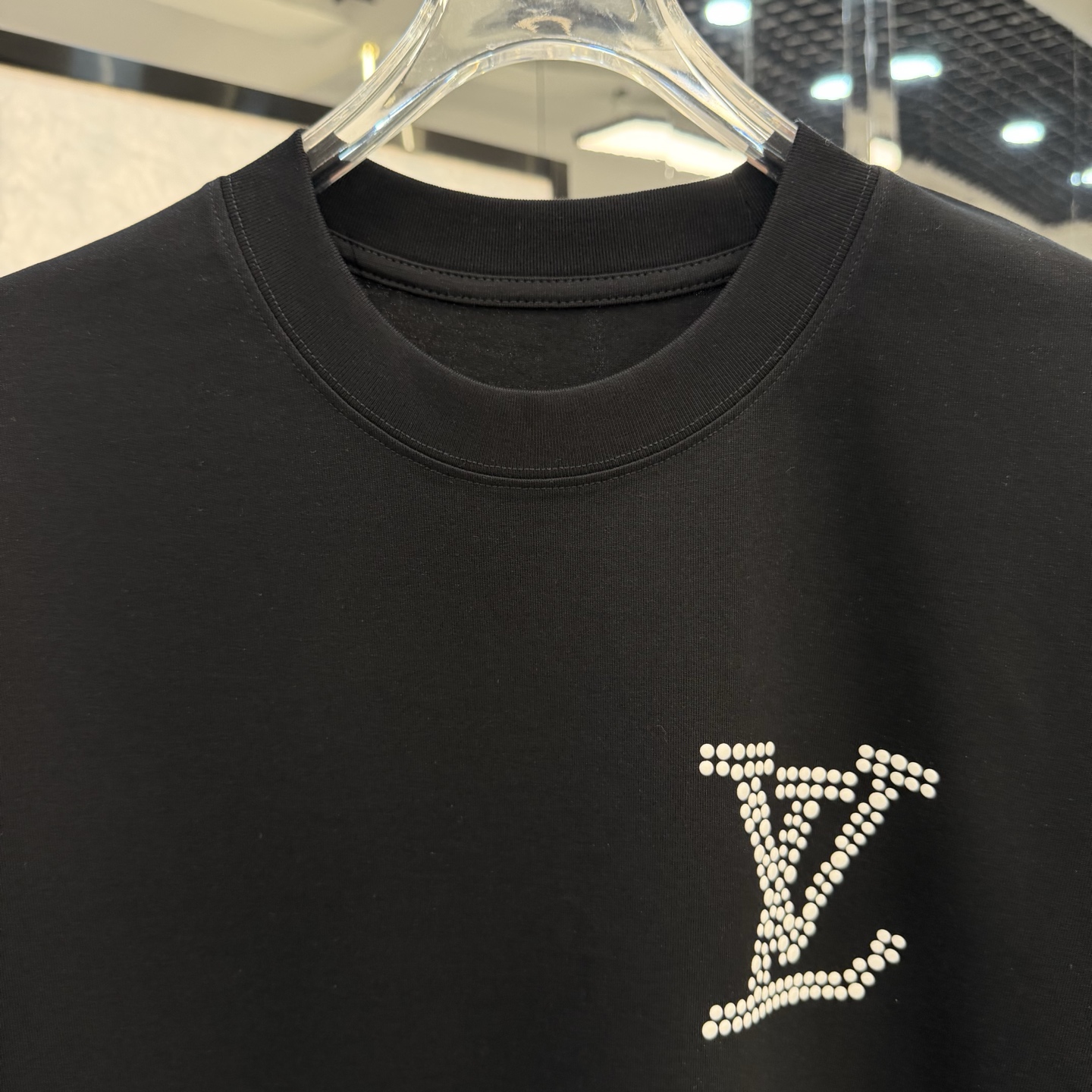 LV clothing-162