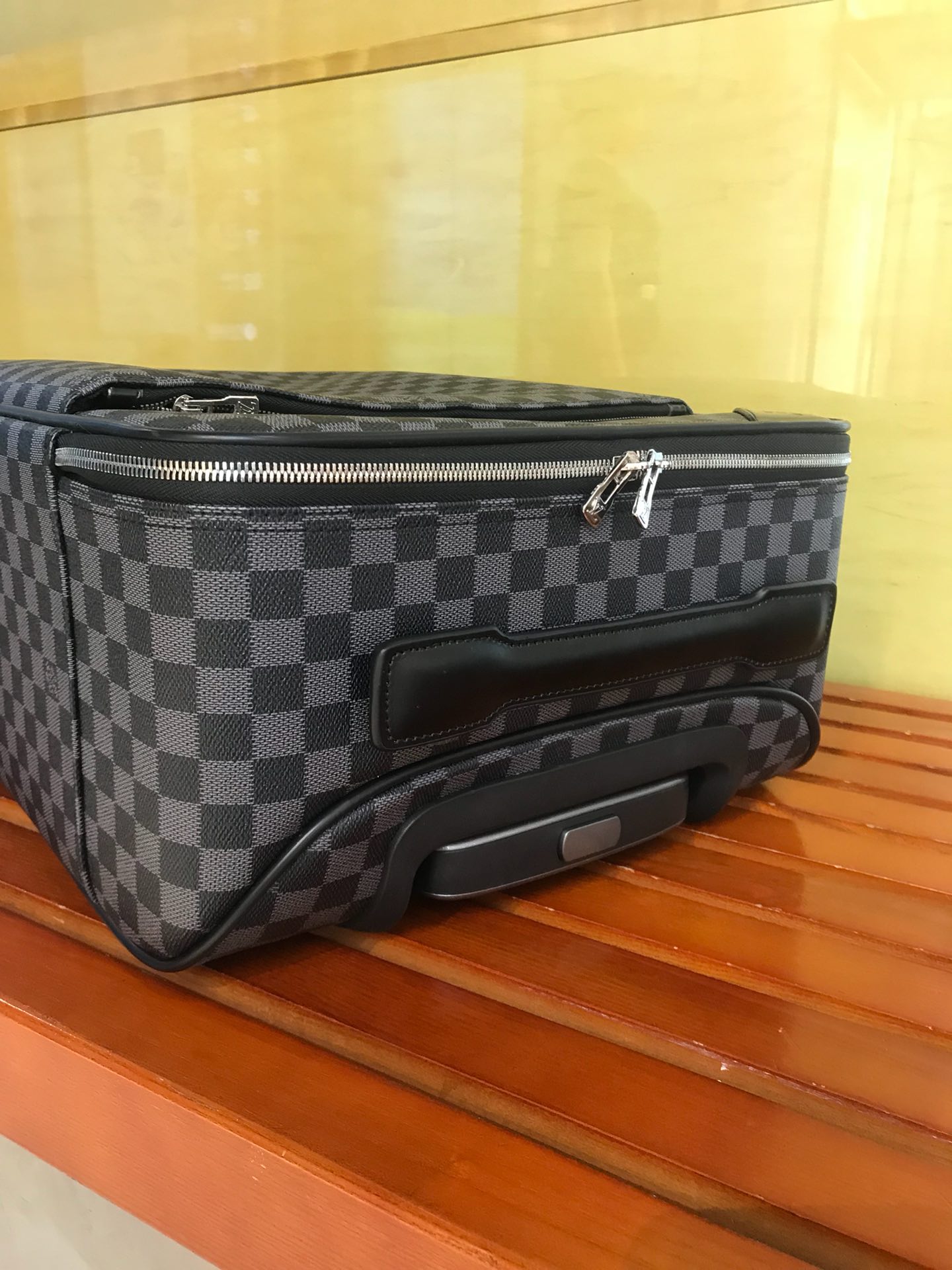 LV luggage-97