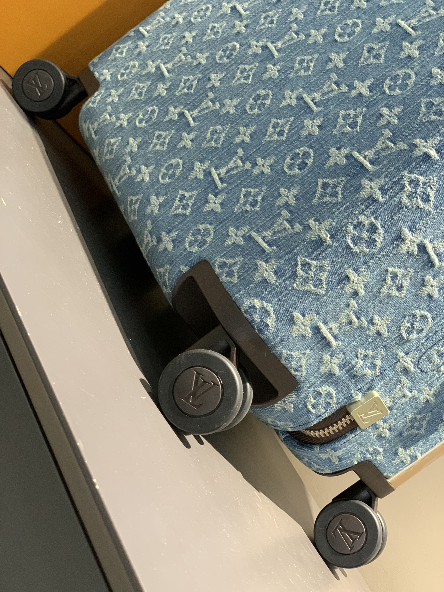 LV luggage-53
