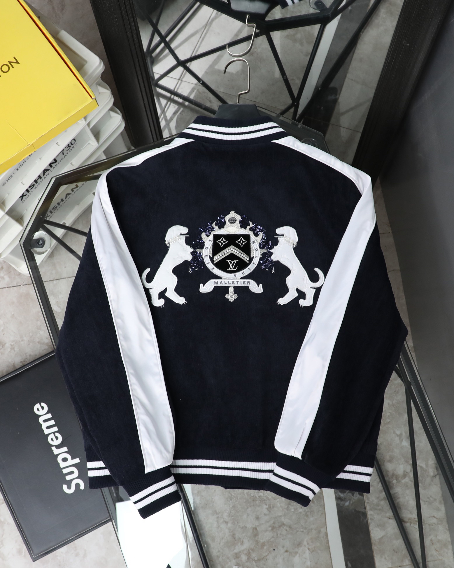 LV Clothing-352