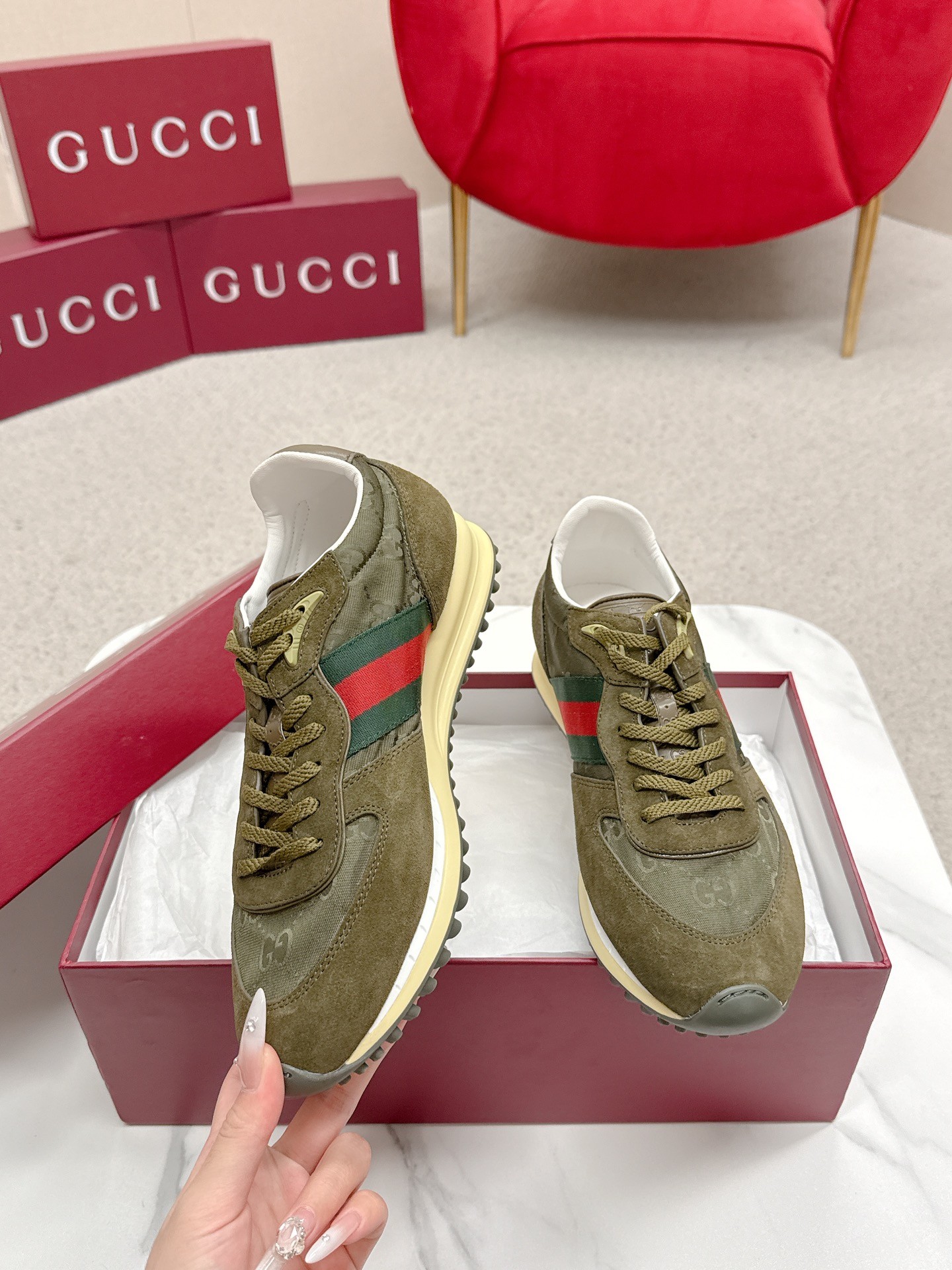 Gucci Sneakers-184