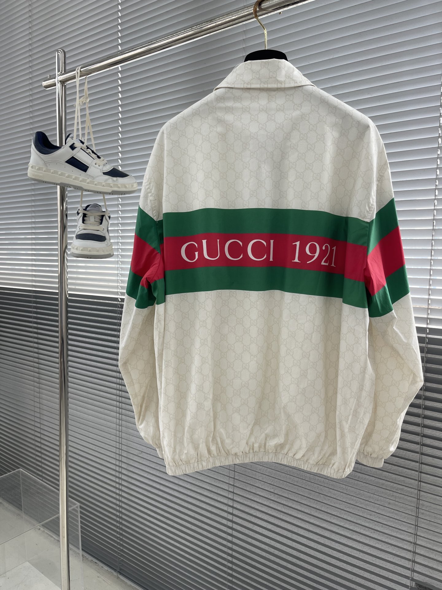 Gucci Clothing-182