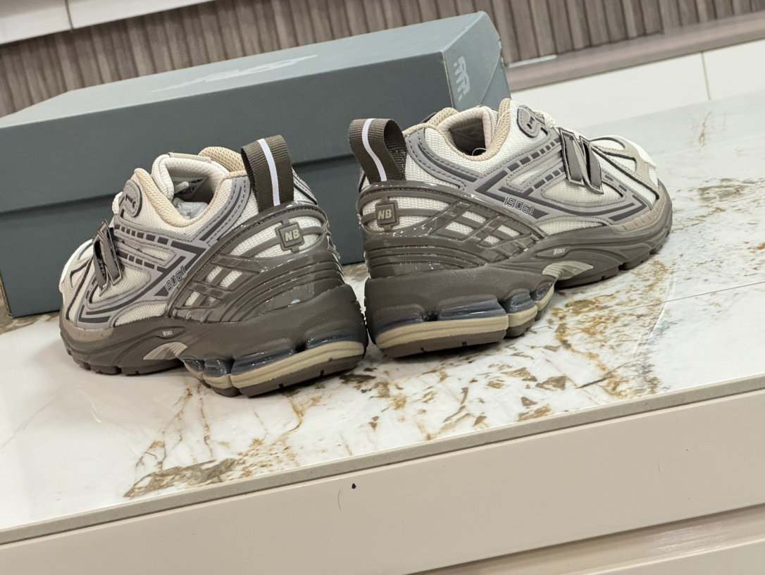 New Balance Sneakers-137