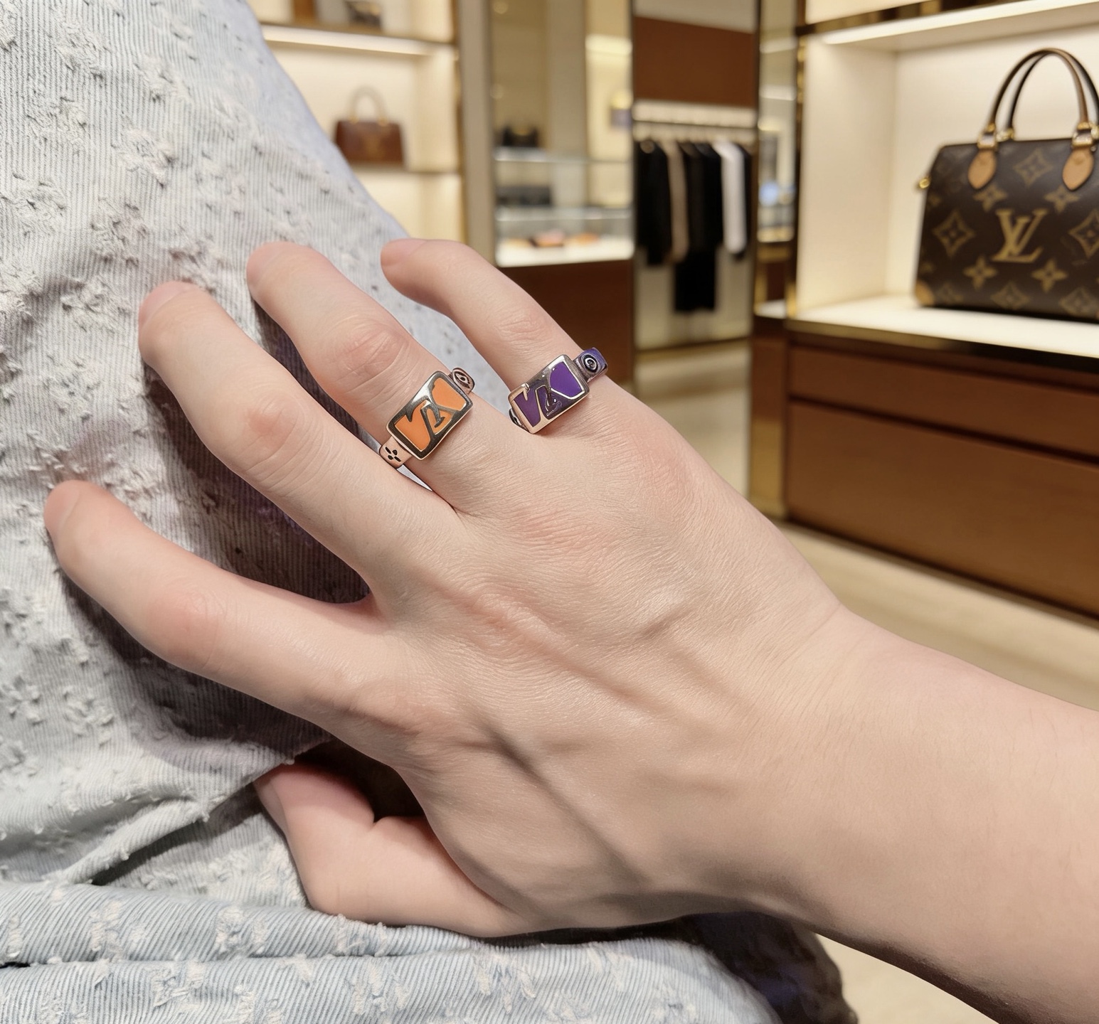 LV ring-51