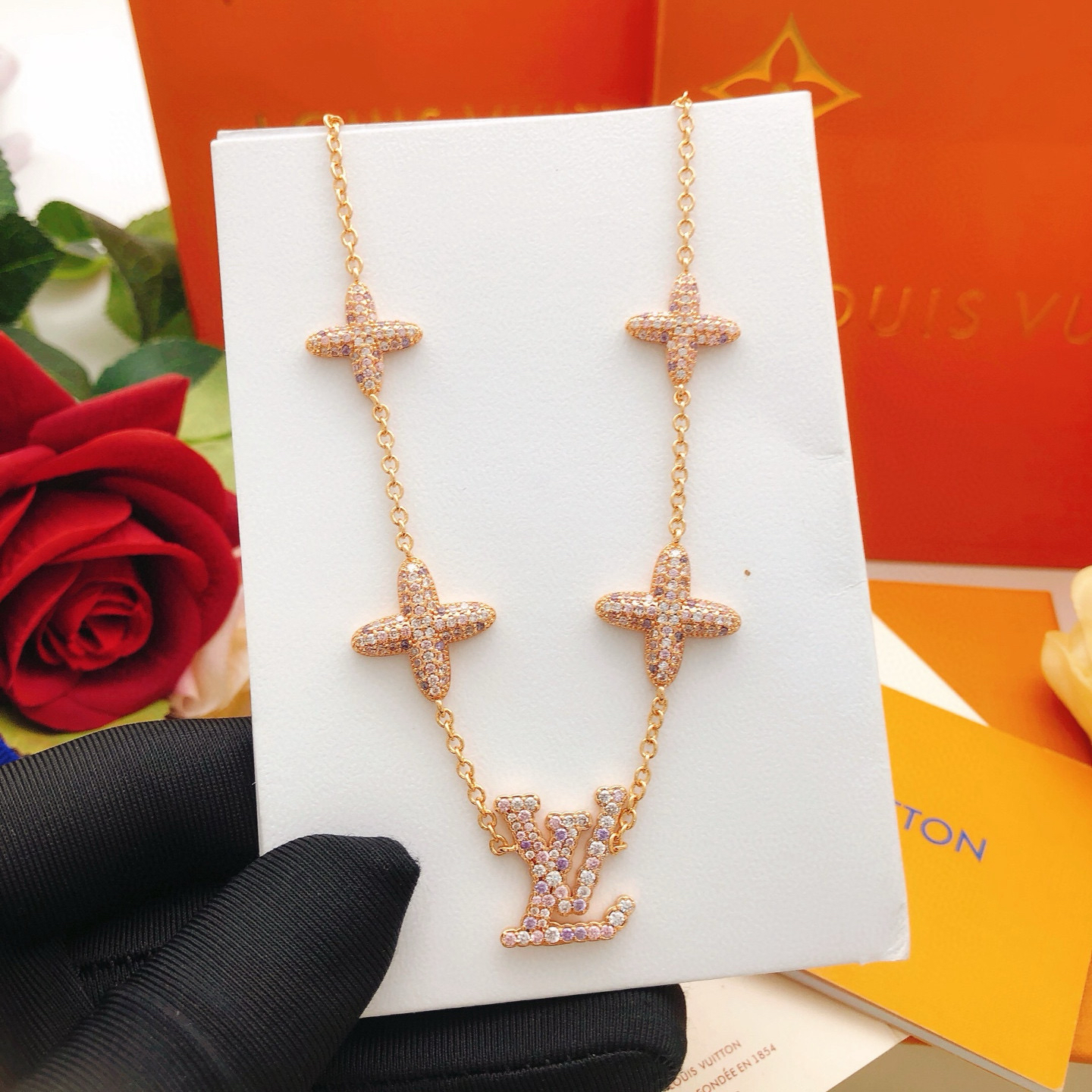 LV necklace-75