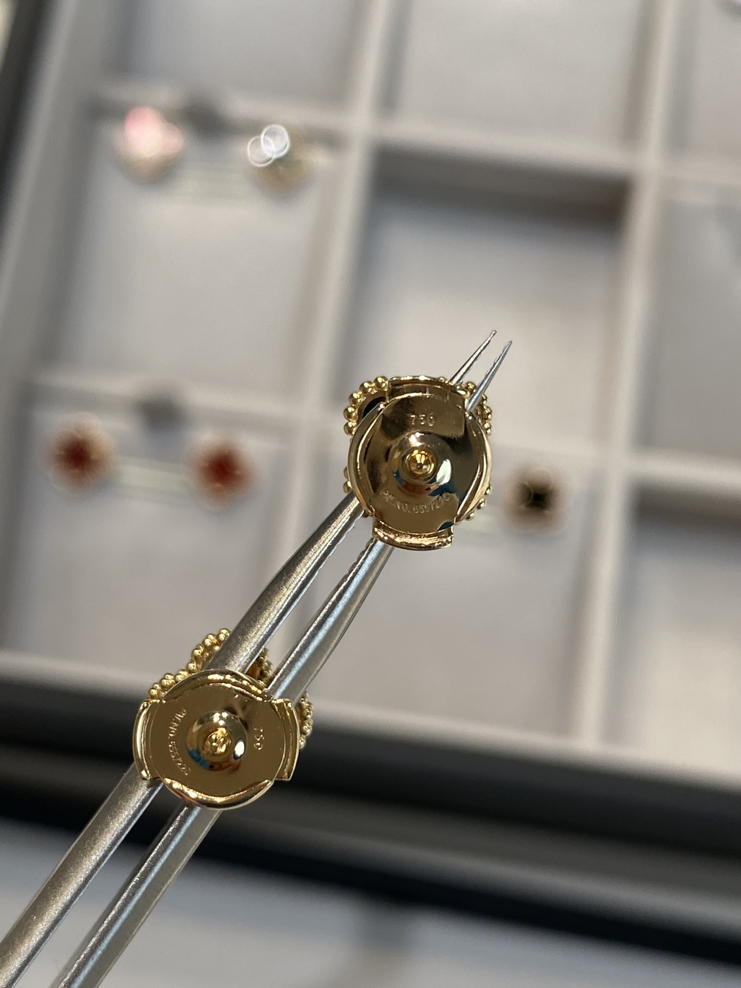 Van Cleef & Arpels earring-64