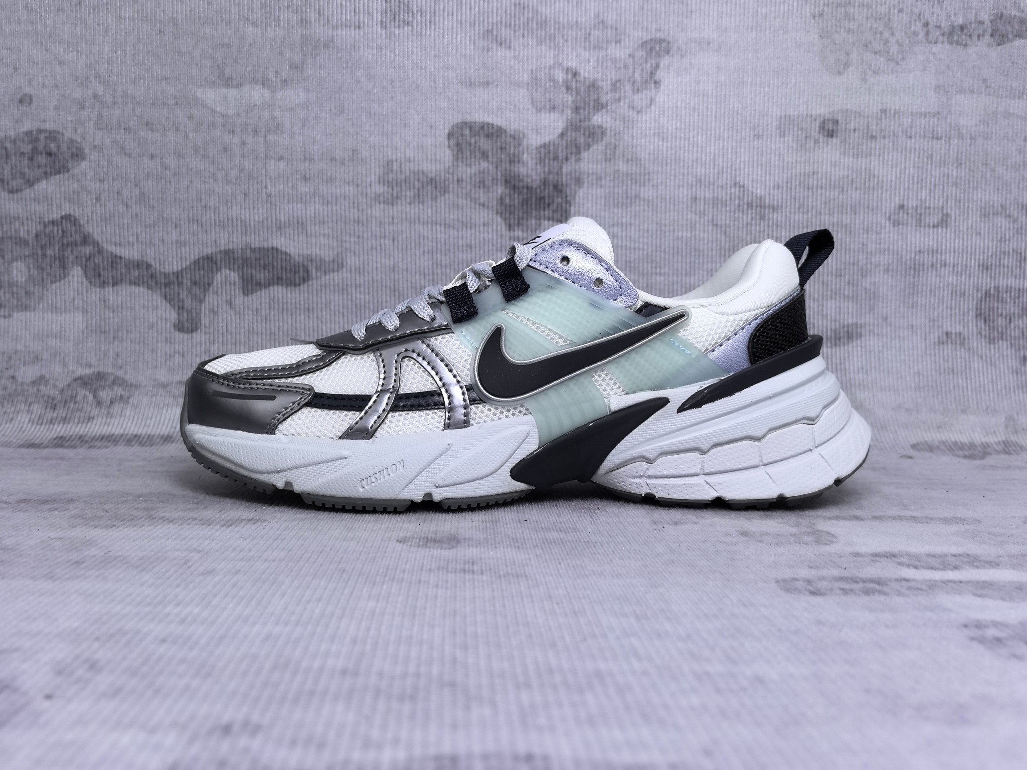 Nike Sneakers-225