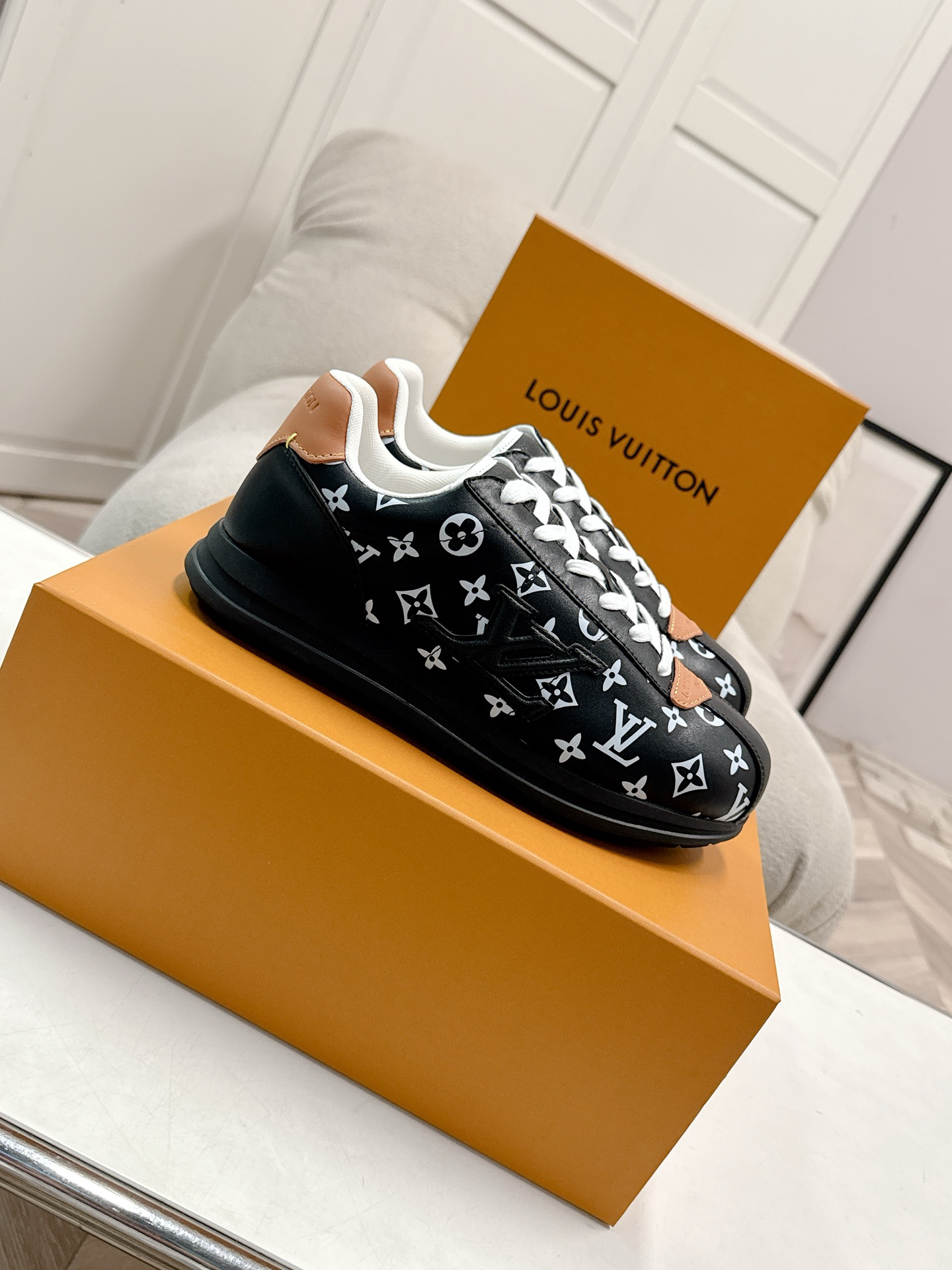 Lv Sneakers-166