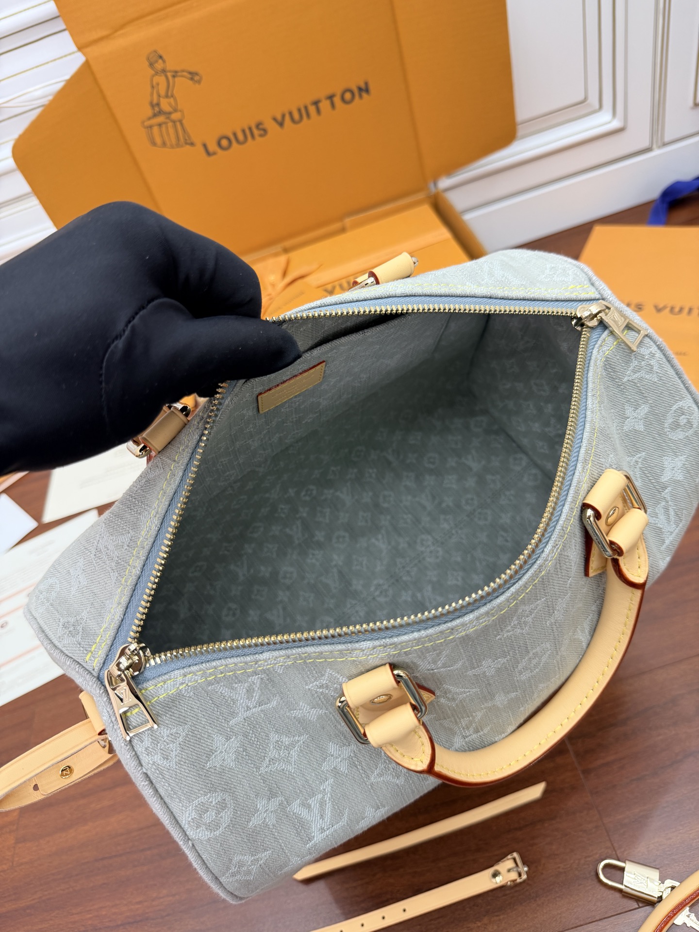 Louis Vuitton Hot New Product-168