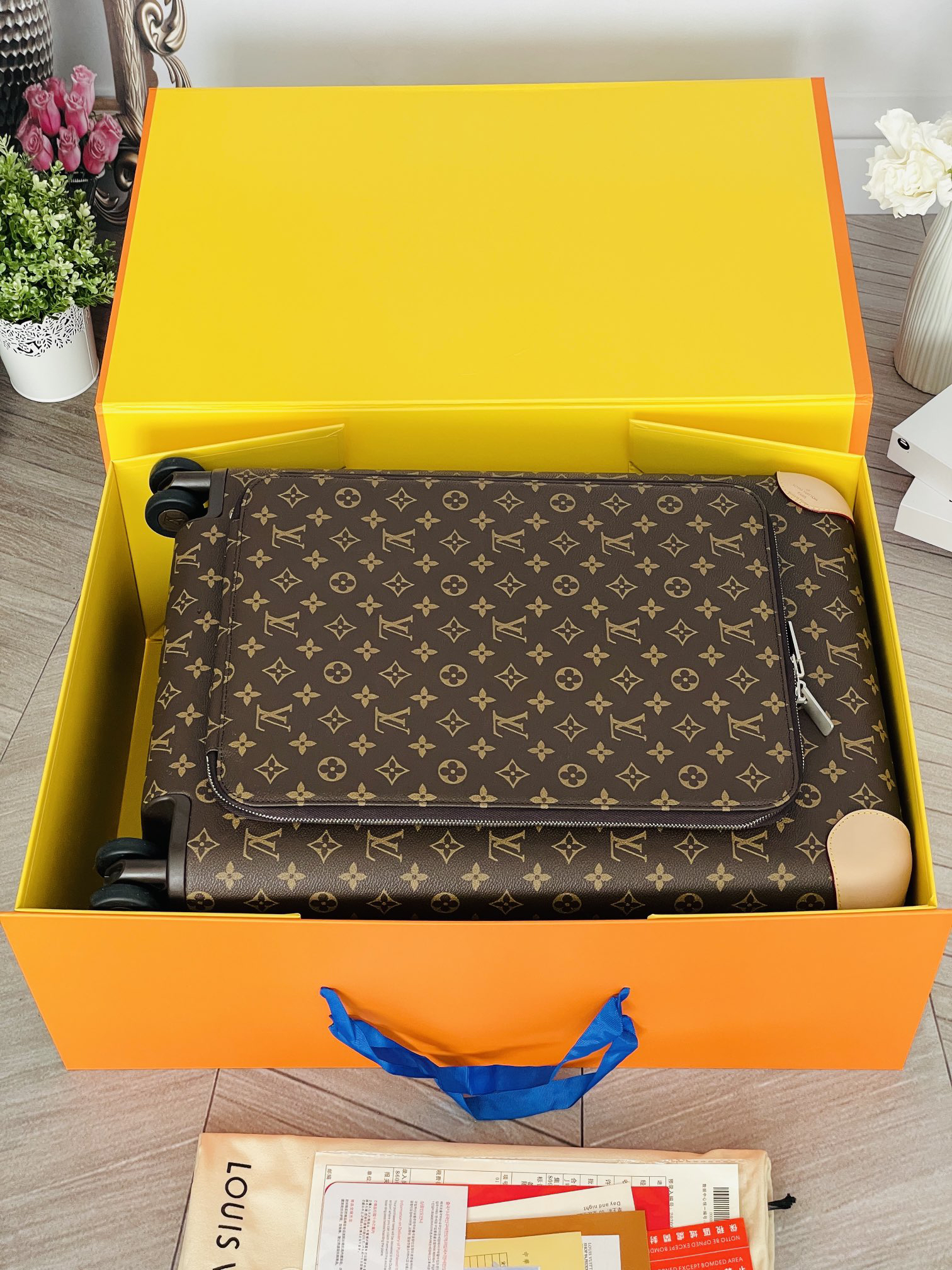 LV luggage-52