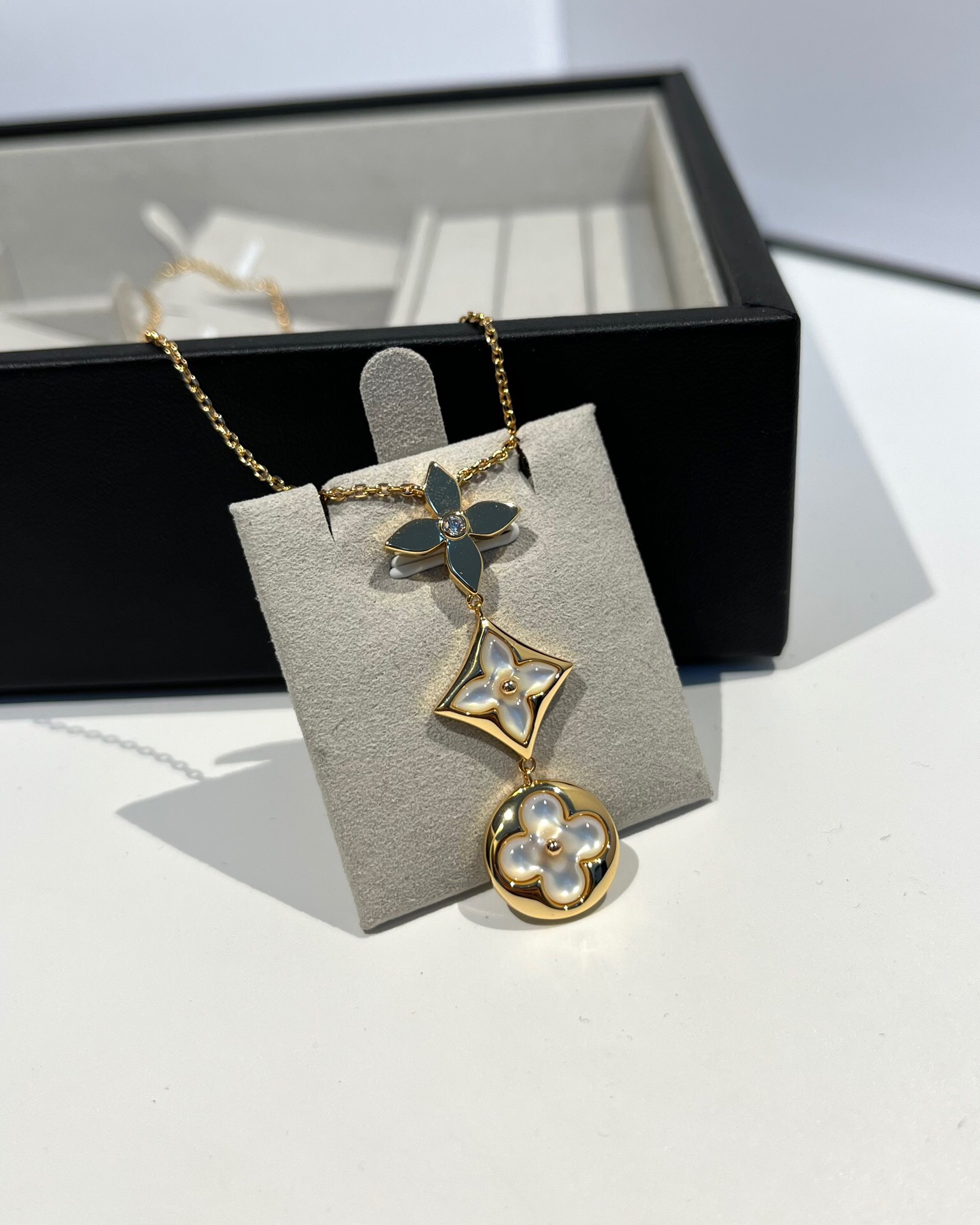 LV necklace-9