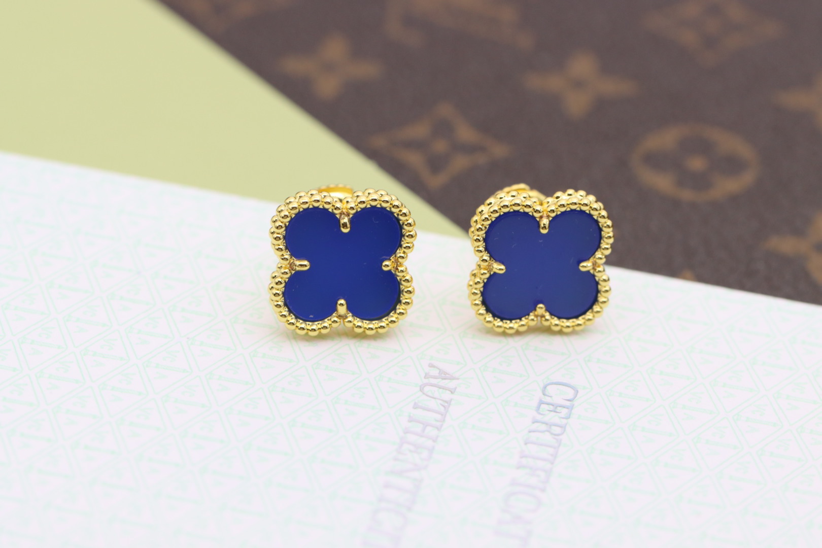 Van Cleef & Arpels earring-14