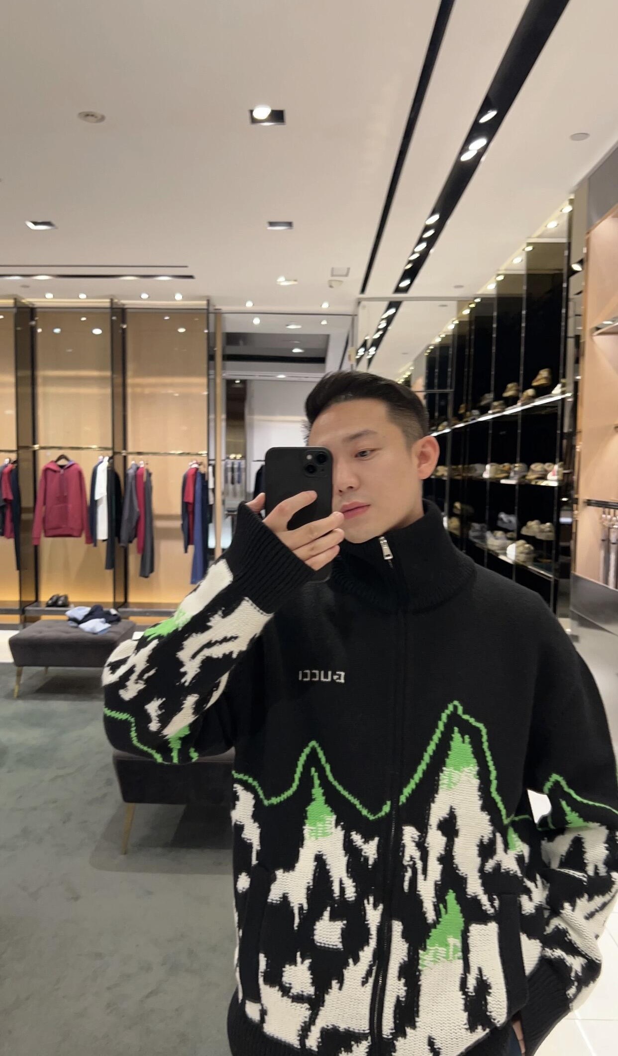 Gucci Clothing-131