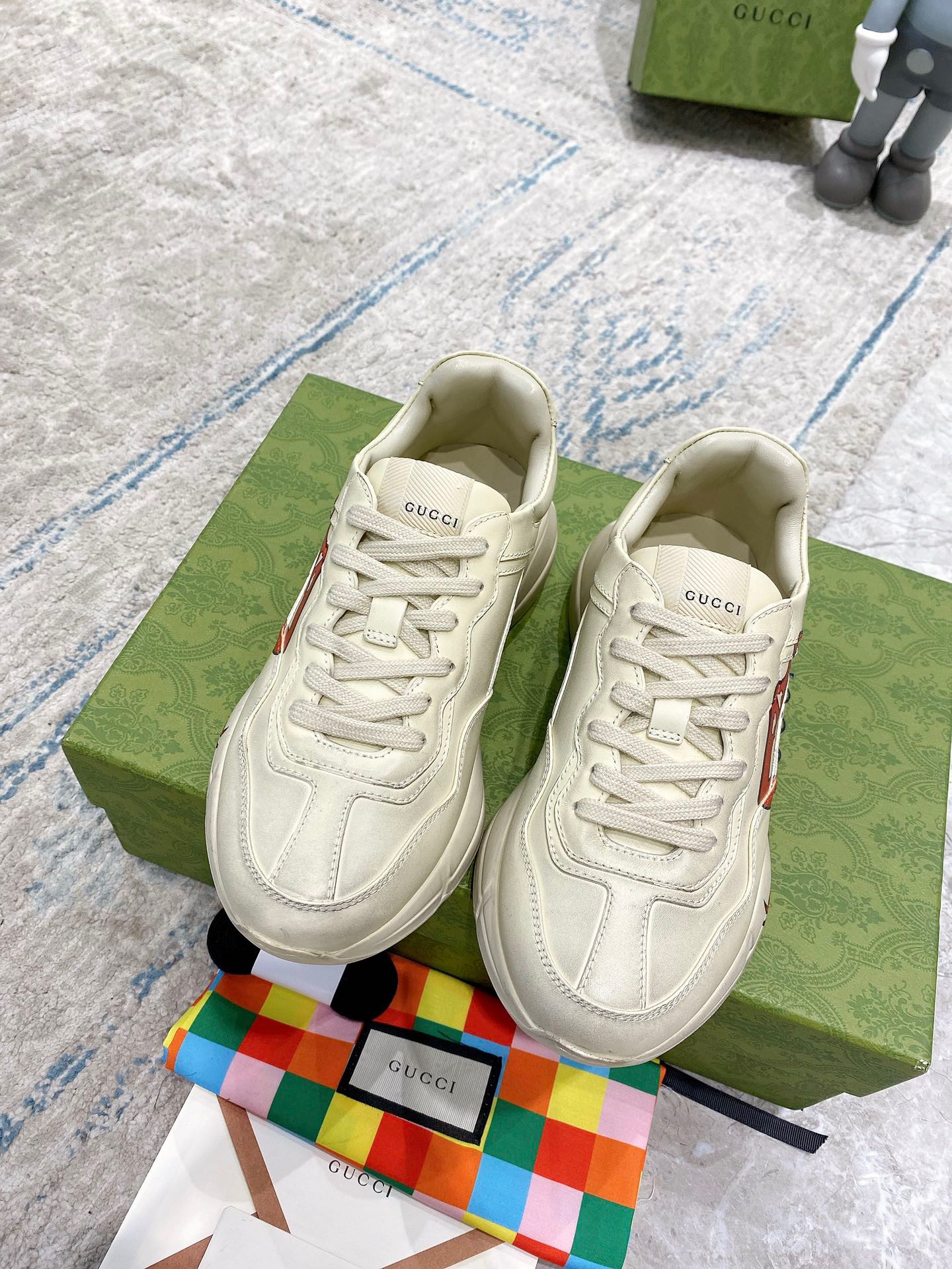 Gucci Sneakers-199