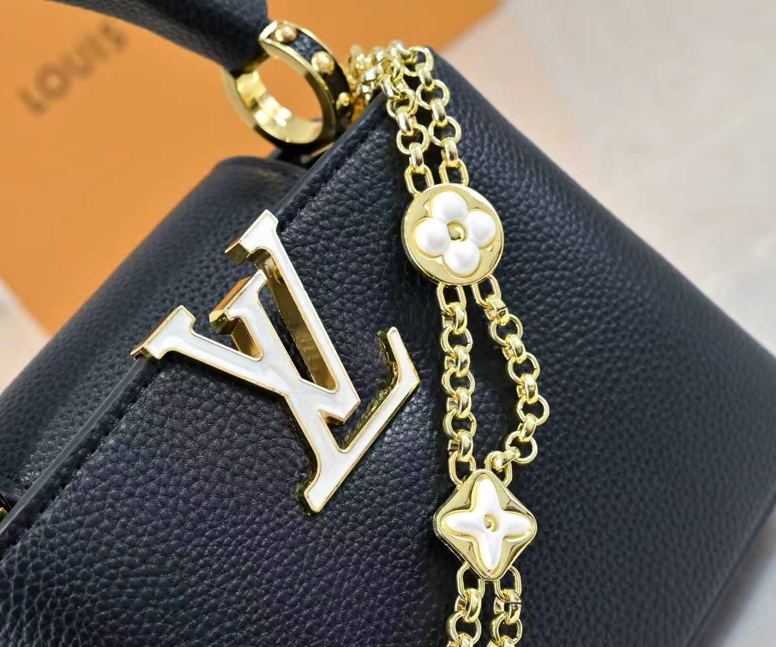 Louis Vuitton Hot New Product-144