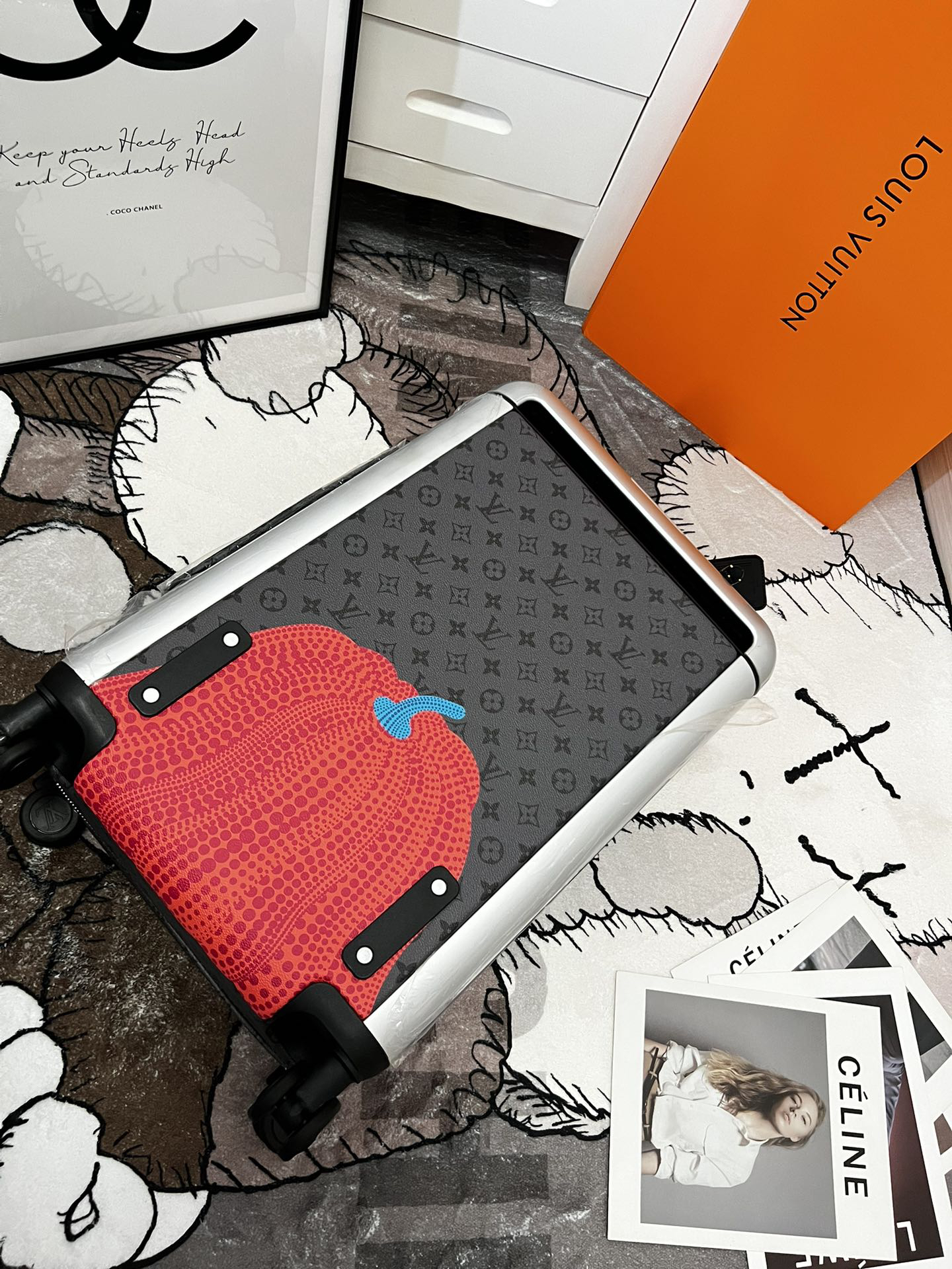 LV luggage-18