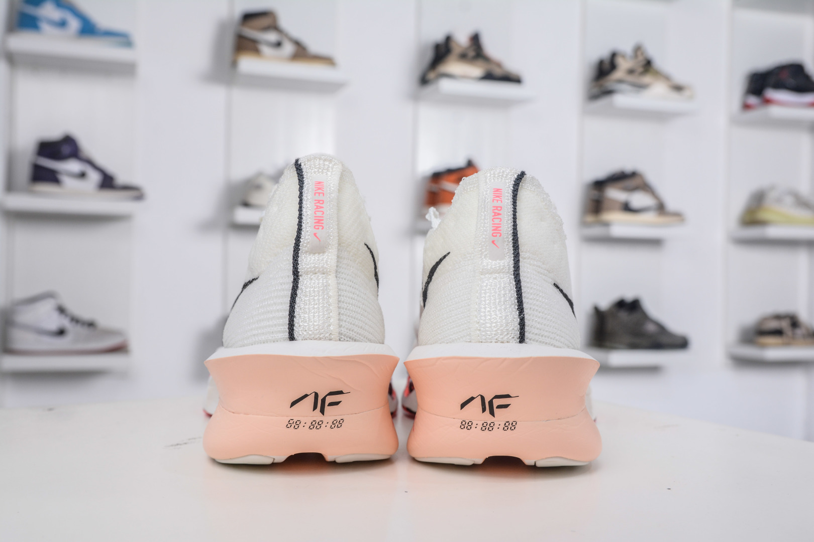 Nike Sneakers-270
