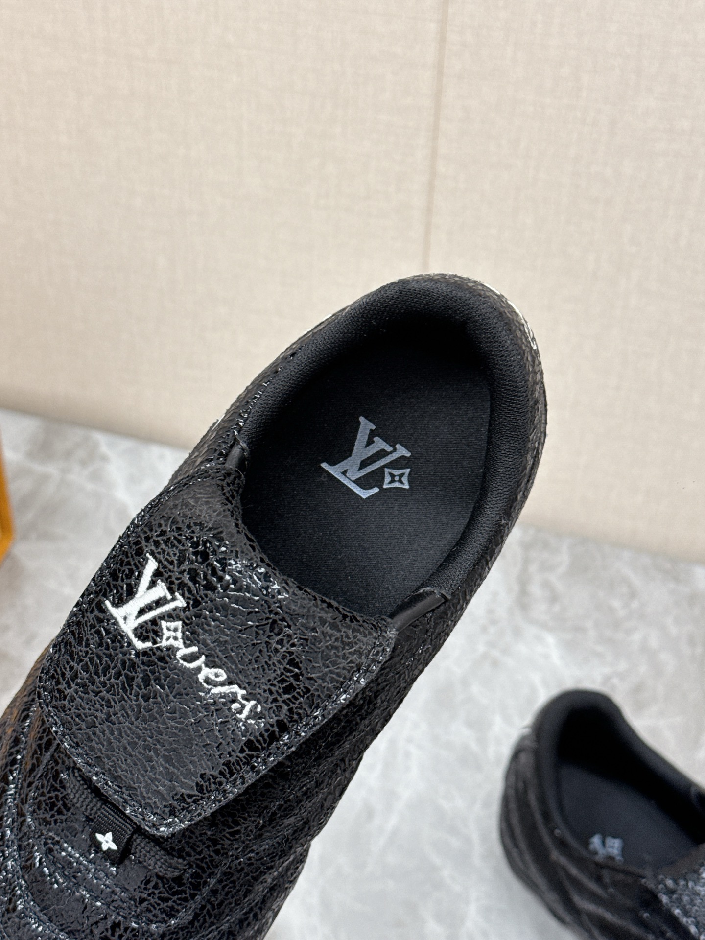 Lv Sneakers-236