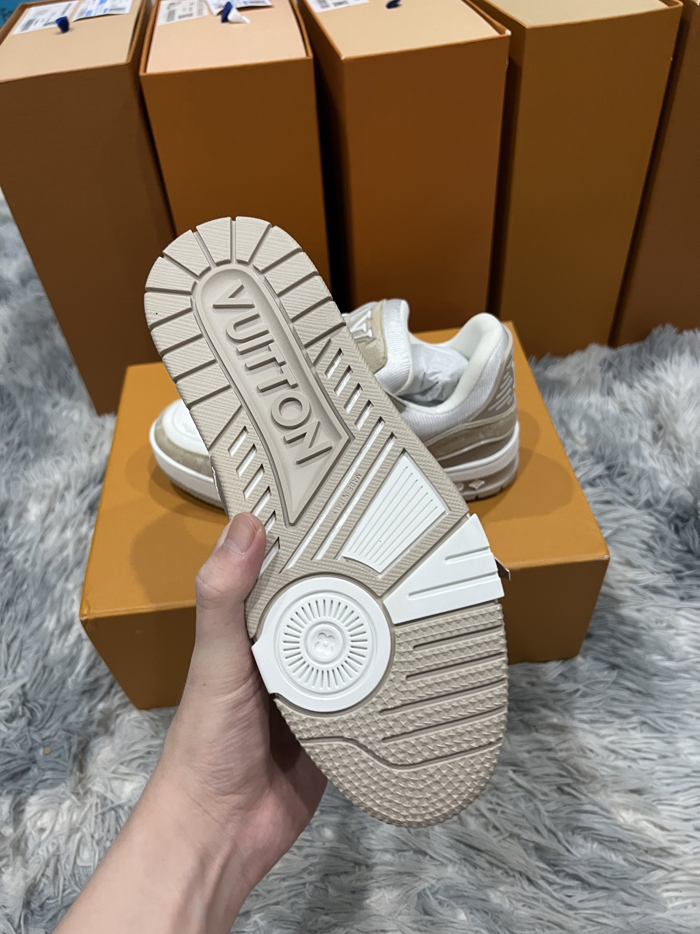 Lv Sneakers-77