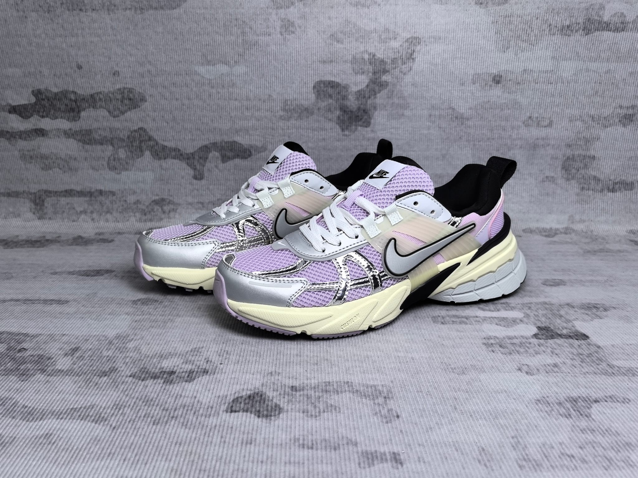 Nike Sneakers-230