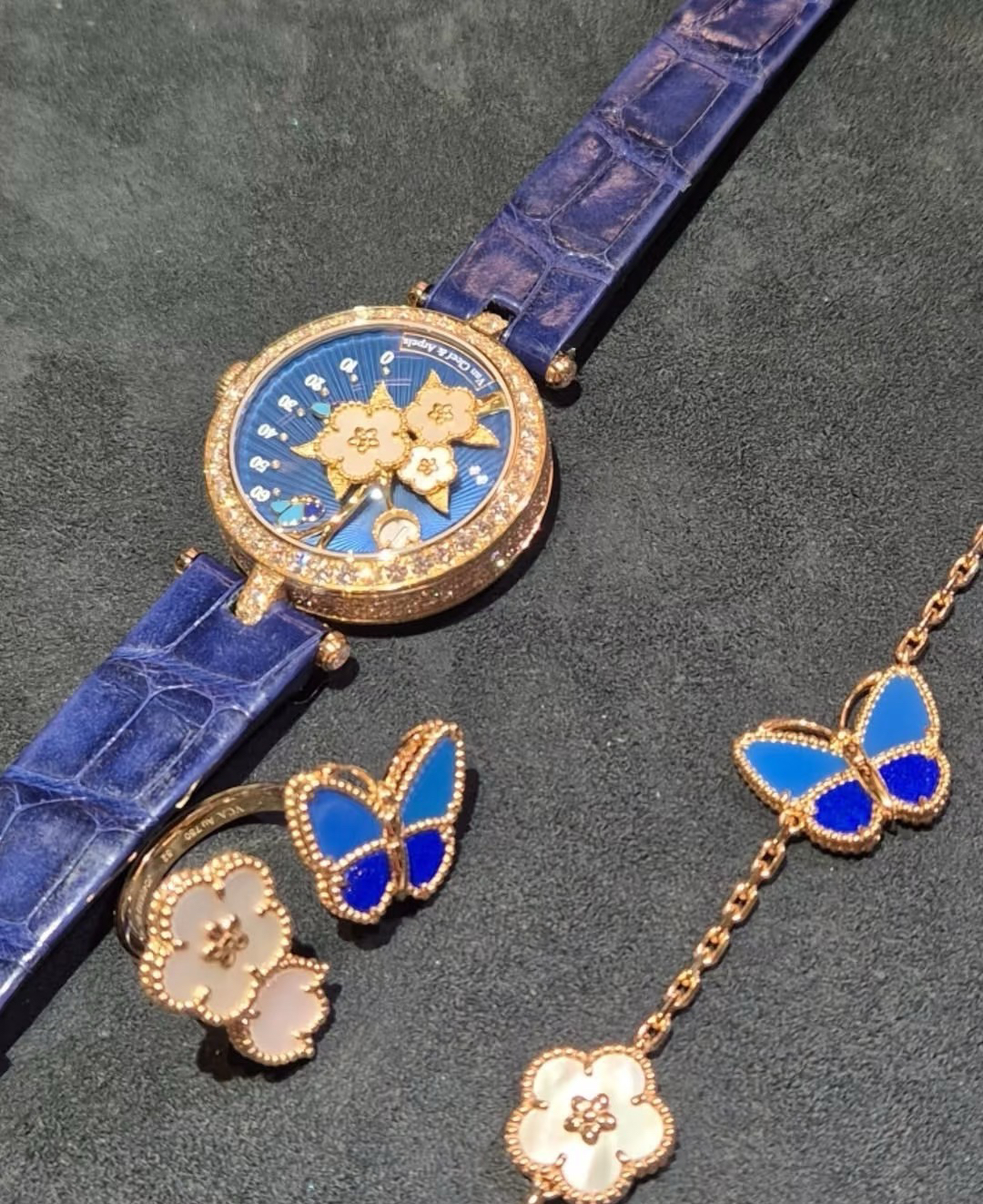 Van Cleef & Arpels ring-29