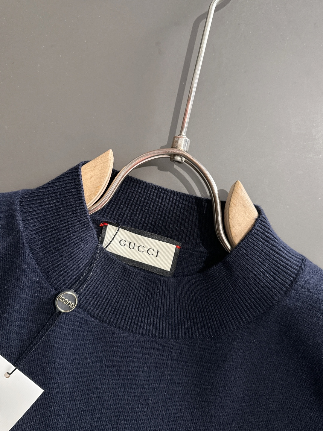 Gucci Clothing-192