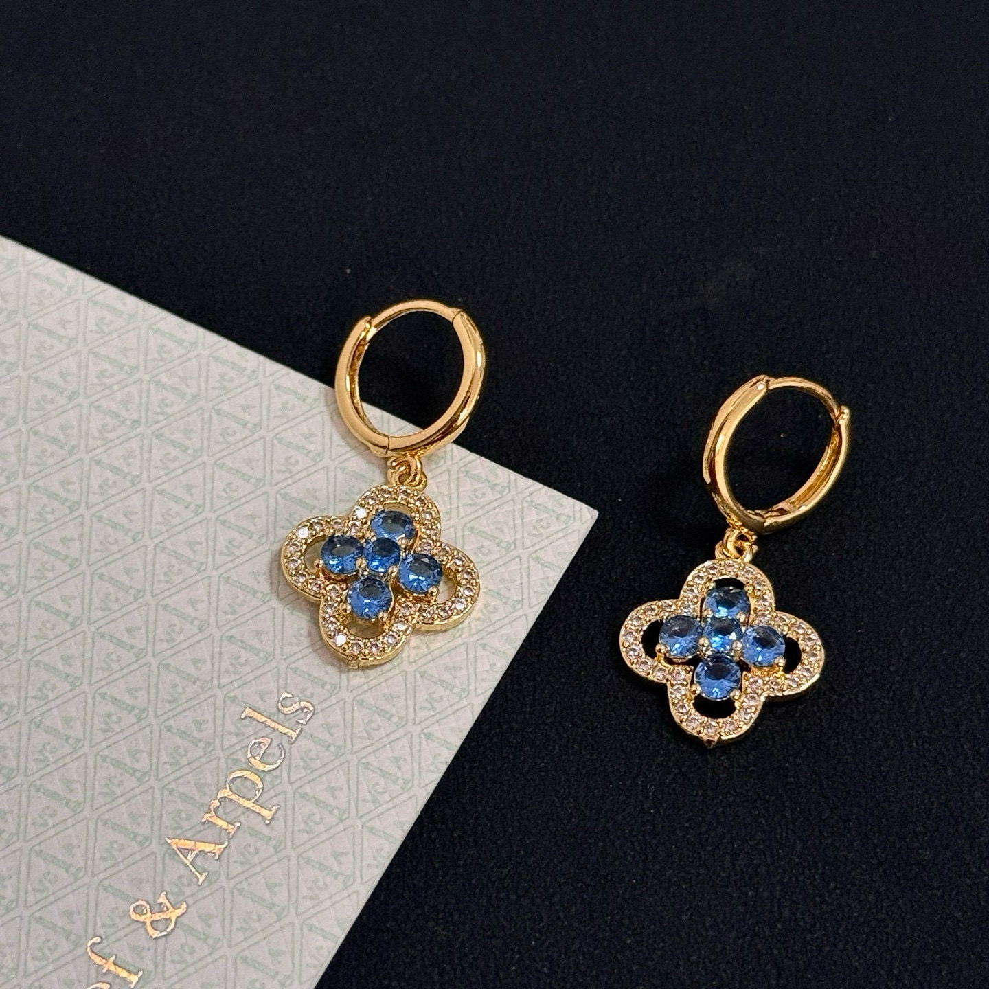 Van Cleef & Arpels earring-73