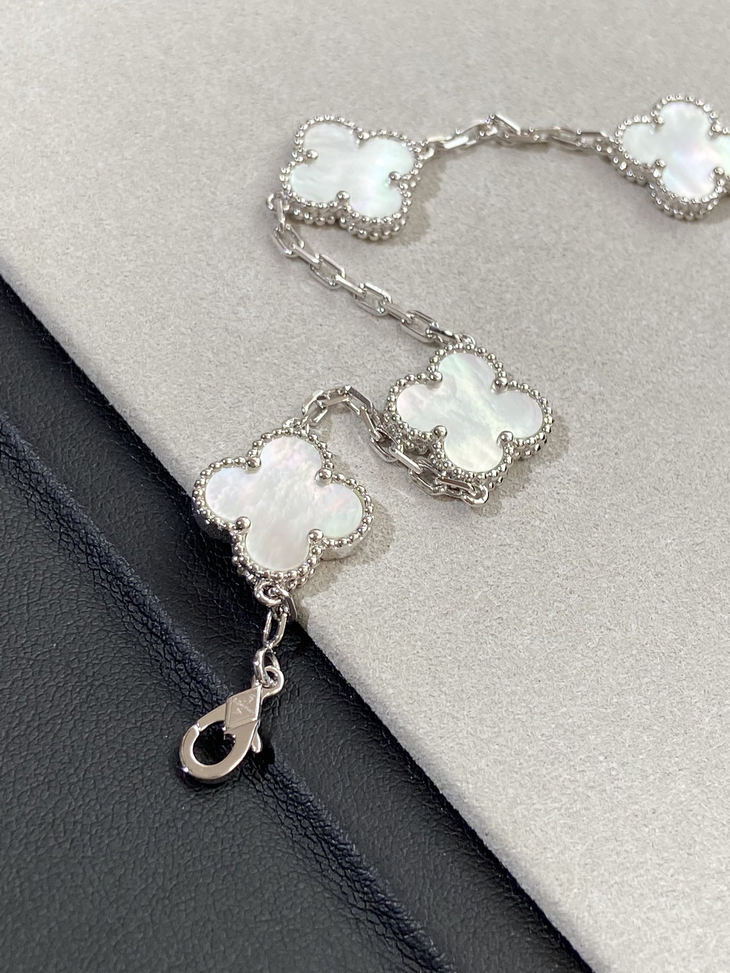 Van Cleef & Arpels Bracelet-116