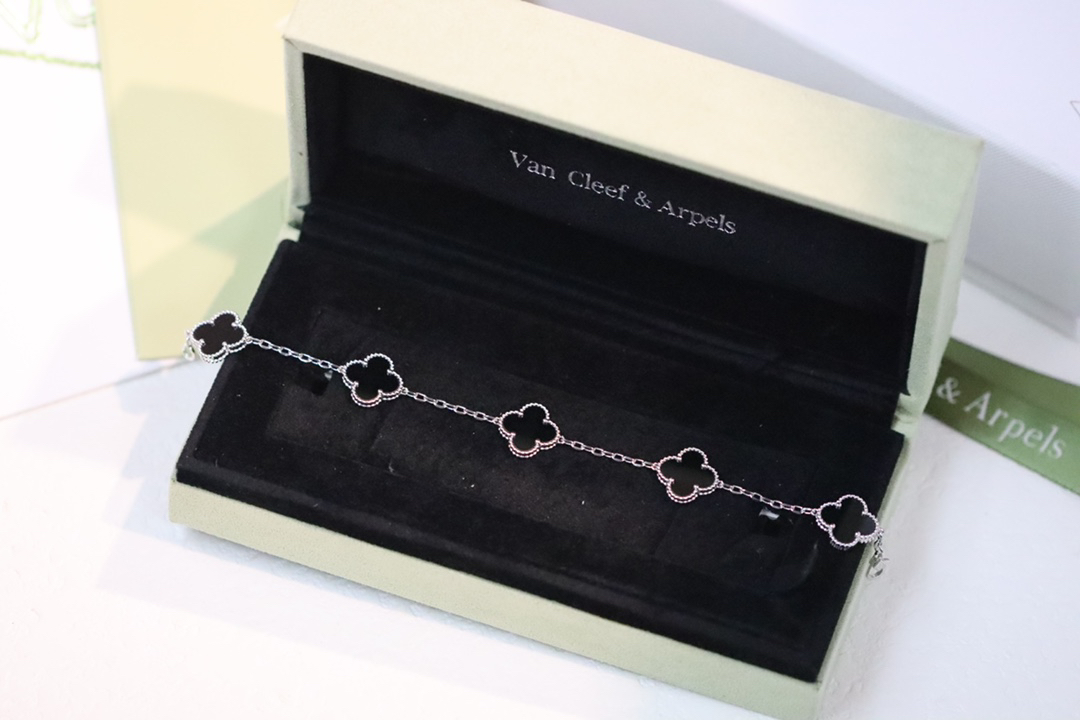 Van Cleef & Arpels Bracelet-3