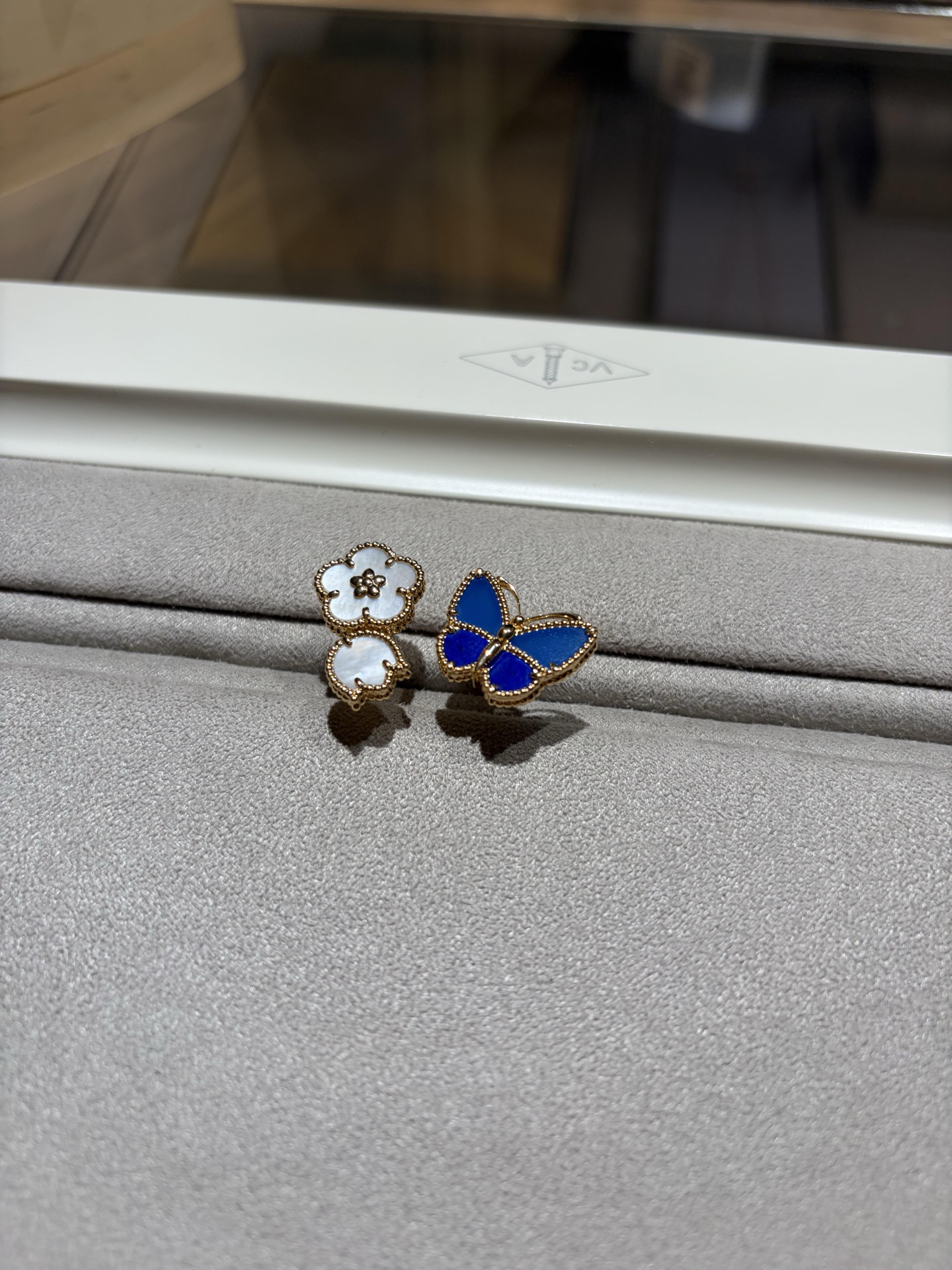 Van Cleef & Arpels ring-104