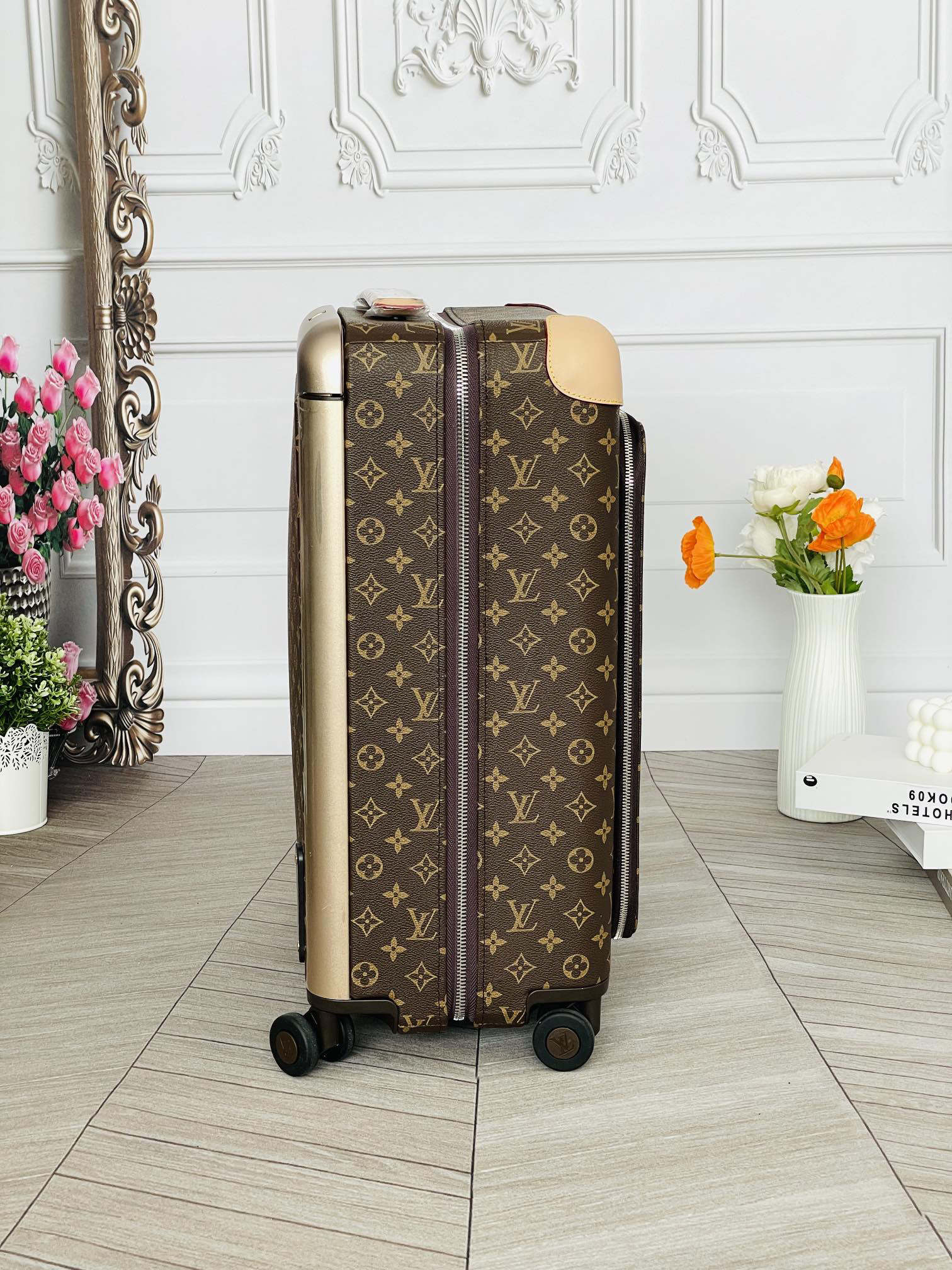 LV luggage-52