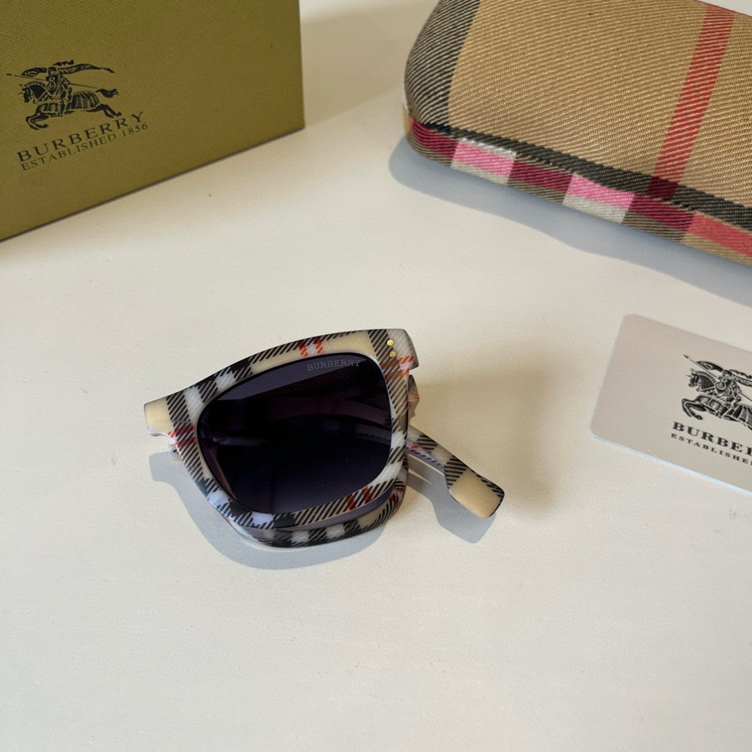 Burberry glasses-16